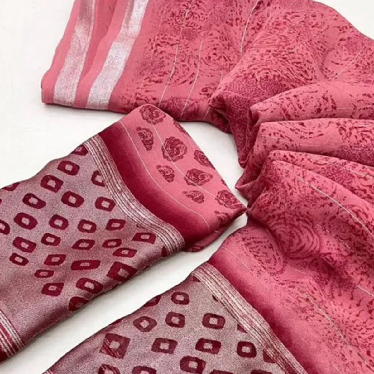 Gajri Pink Floral Printed Chiffon Saree - Image 2