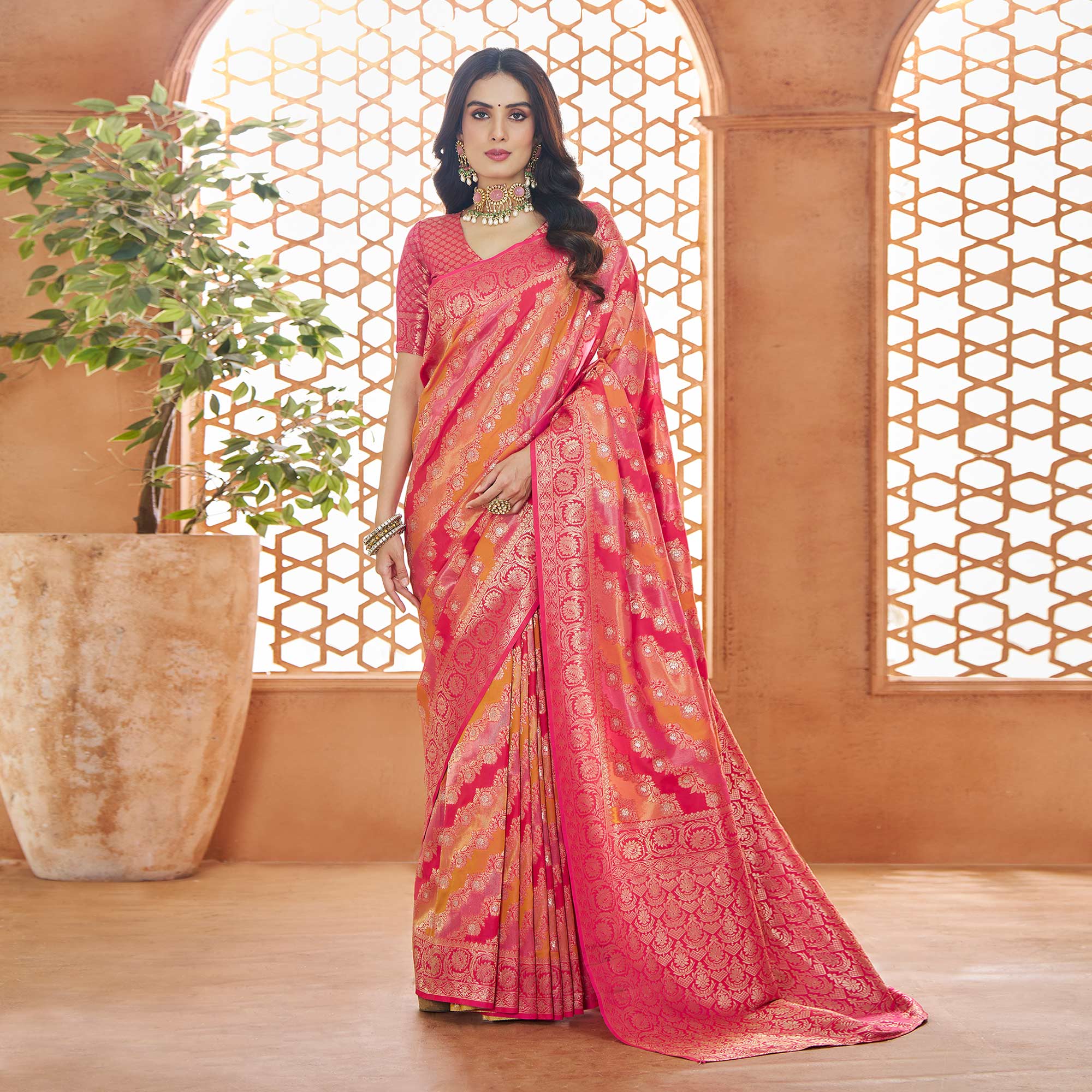 Gajri Pink Floral Woven Pure Banarasi Silk Saree - Image 2