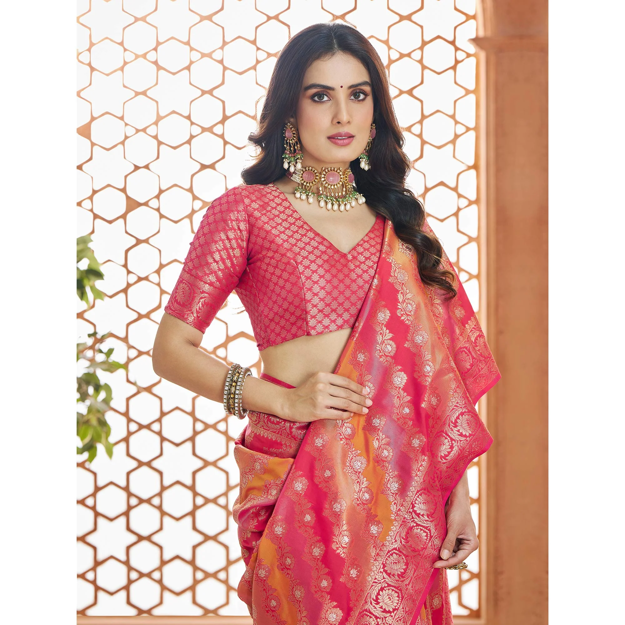 Gajri Pink Floral Woven Pure Banarasi Silk Saree - Image 6