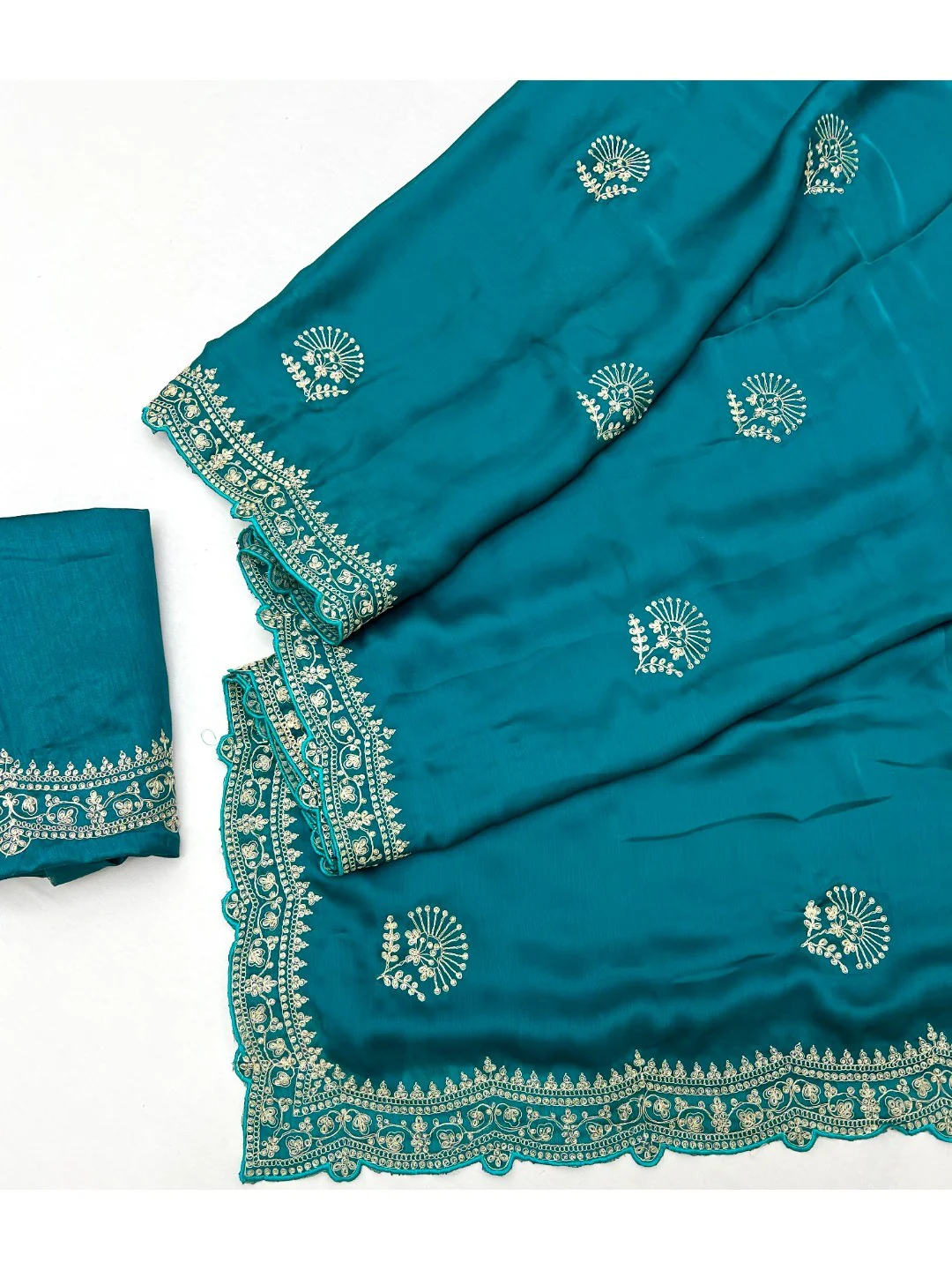 Glamorous Rama Blue Floral Motif Chiffon Saree Featuring Intricate Cording Embroidery - Image 3