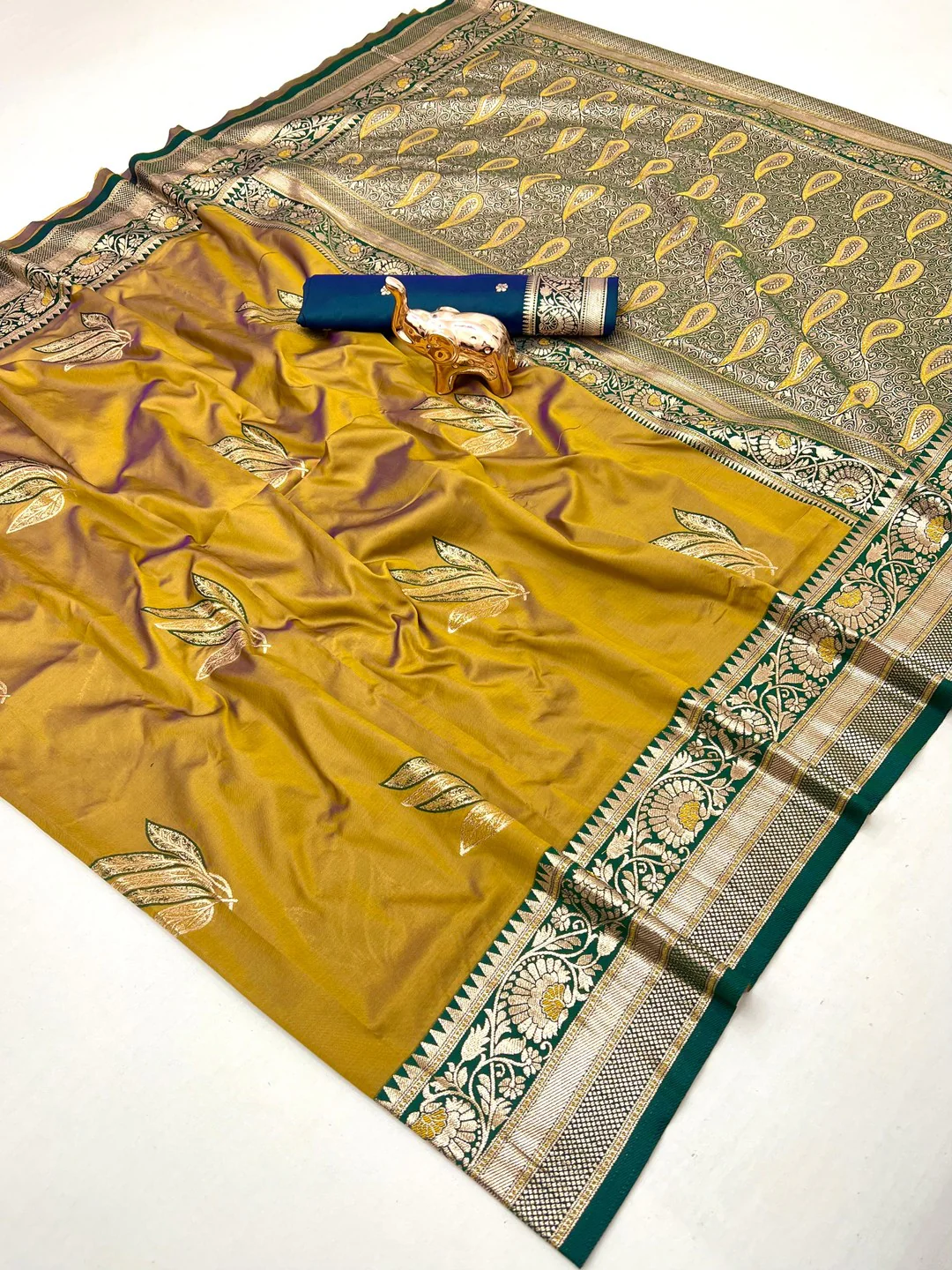 Gold Authentic Banarasi Silk Saree with Fine Floral Zari Work for Festive Wear - Image 3
