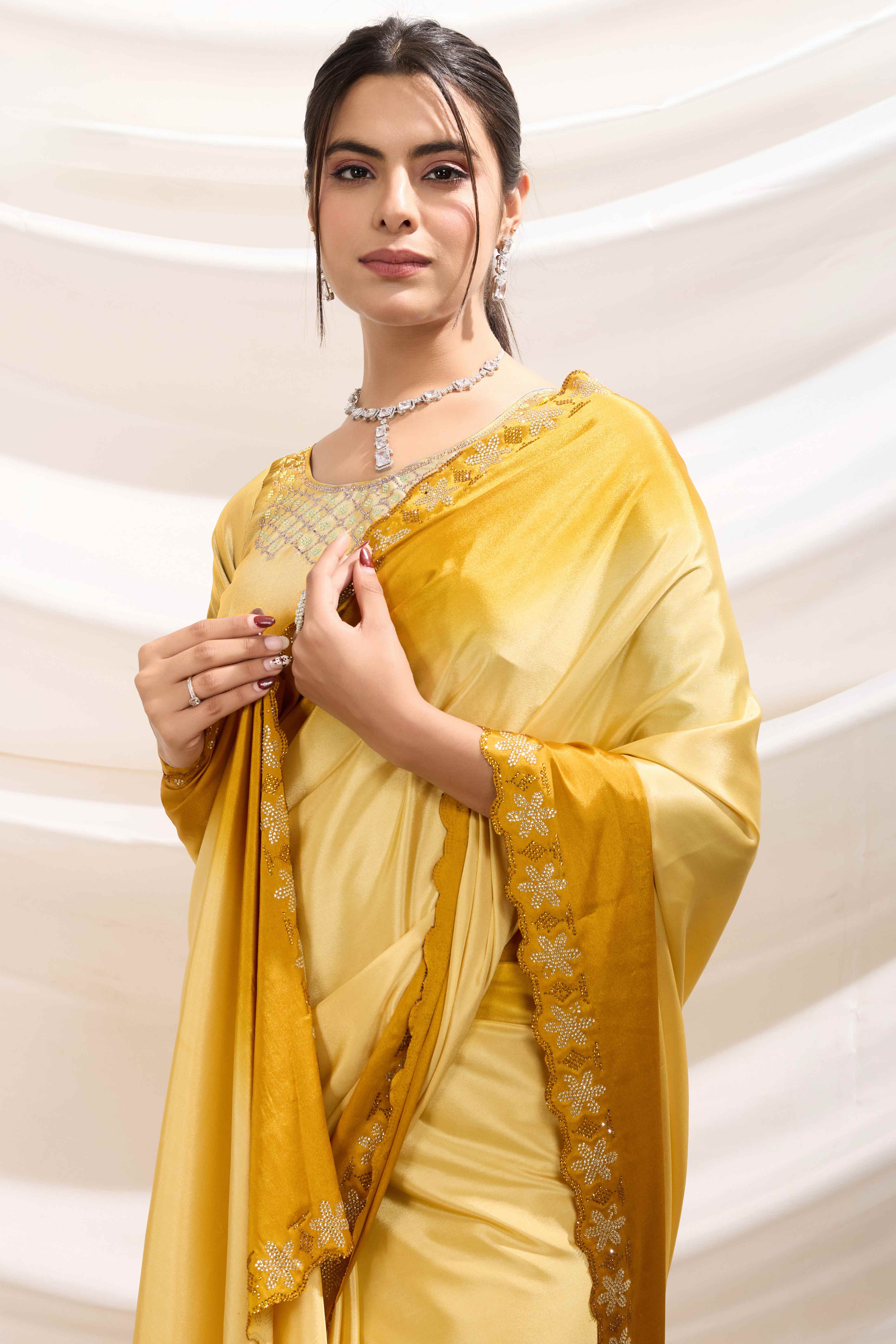 Gold Two Tone Ombre Crepe Saree With Exquisite Floral Stonework - Image 4