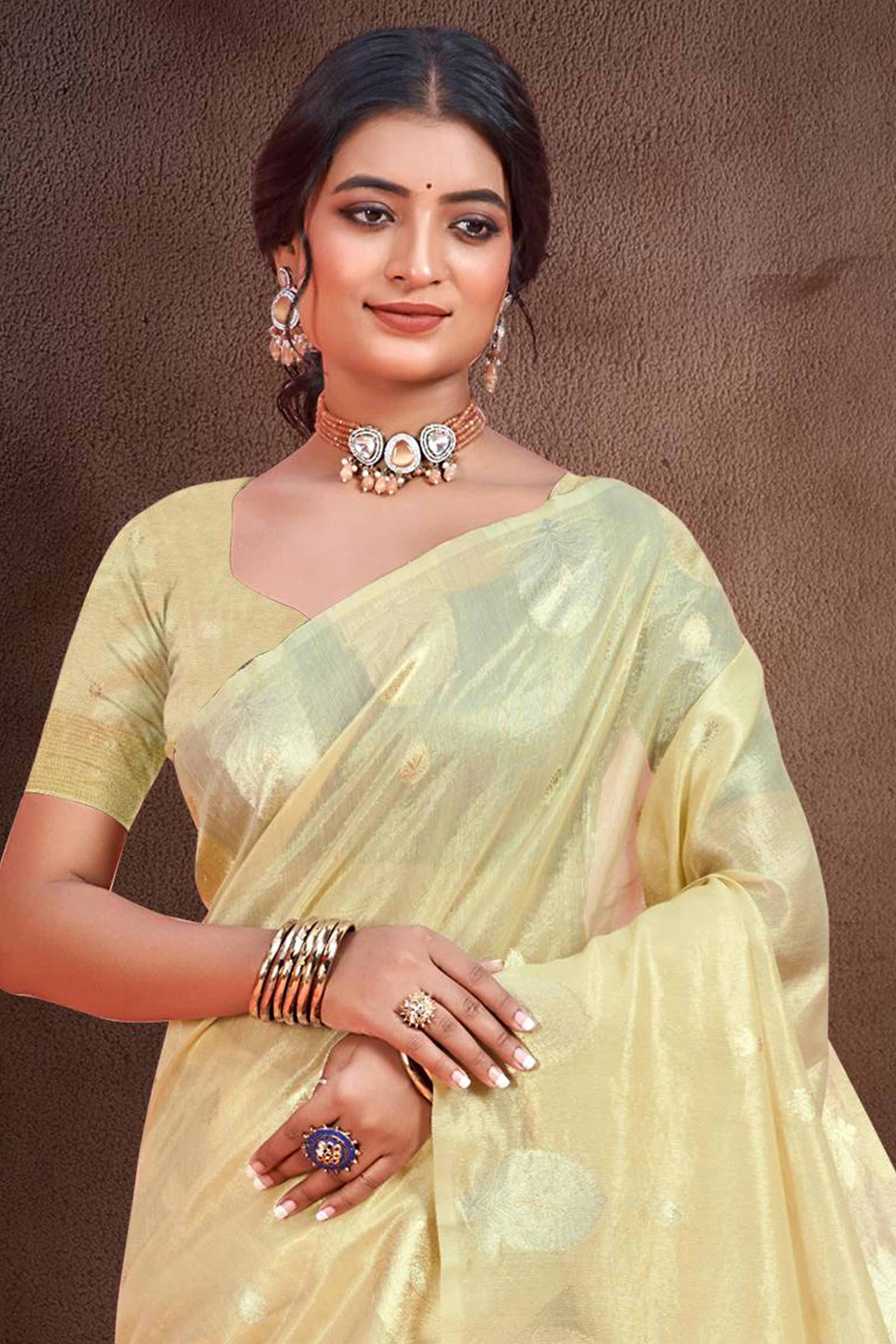 Golden Saree with Traditional Zari Detailing in Munga Kota Doria - Image 3