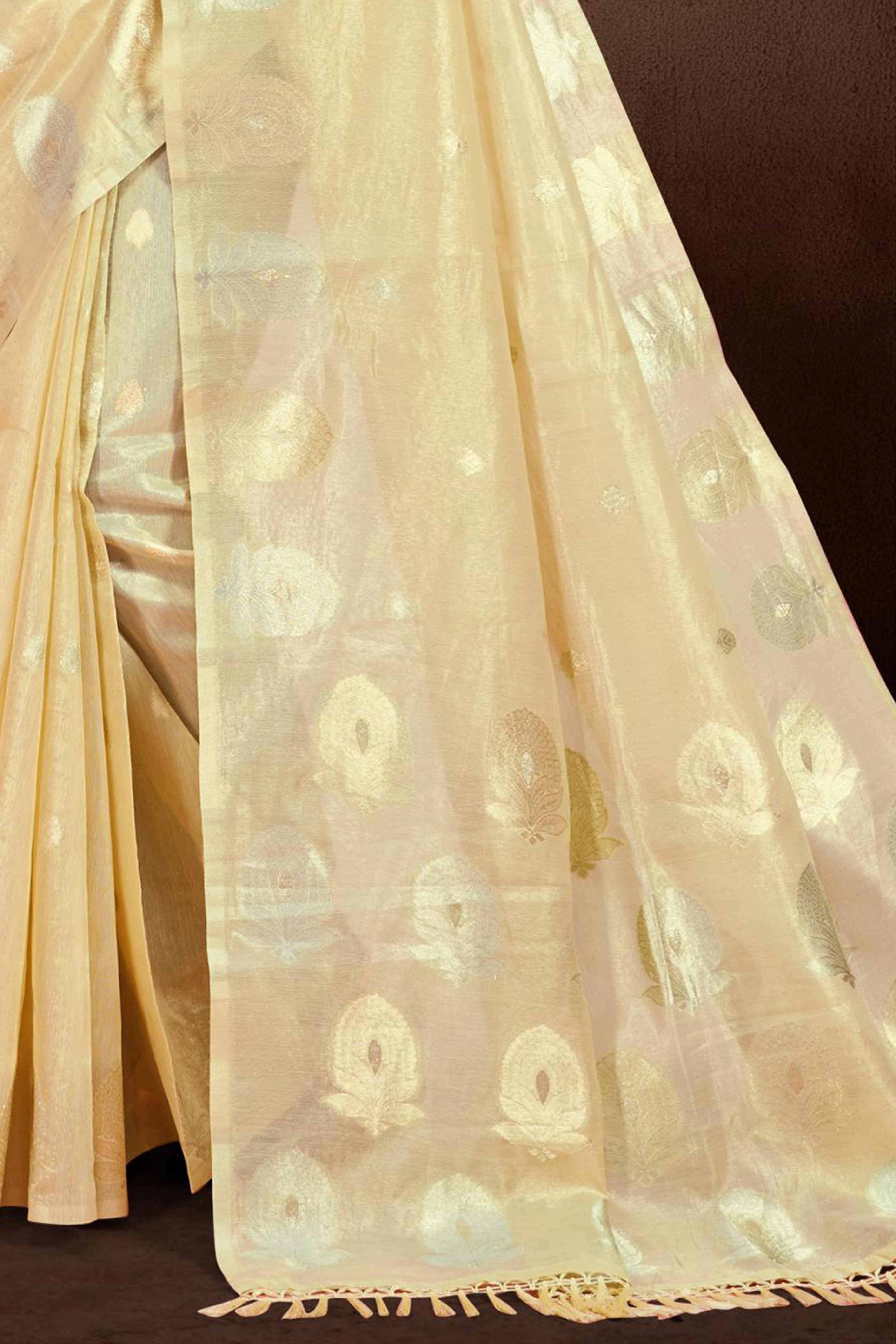 Golden Saree with Traditional Zari Detailing in Munga Kota Doria - Image 4