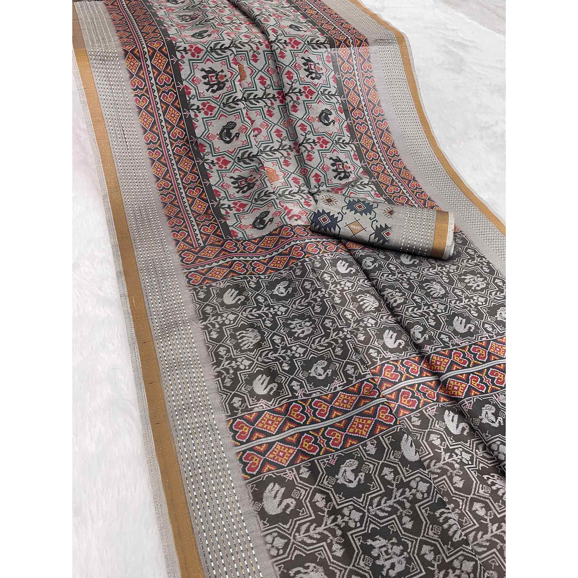 Gorgeous Grey Silk Blend Saree with Digital Patola Patterns for Timeless Ethnic Appeal - Image 3