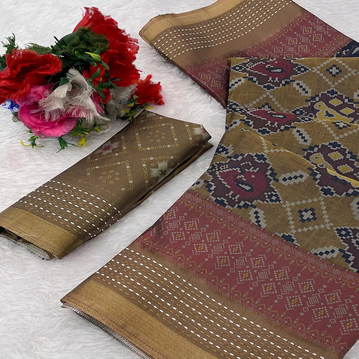 Gorgeous Mustard Silk Blend Saree with Digital Patola Patterns for Timeless Ethnic Appeal - Image 2