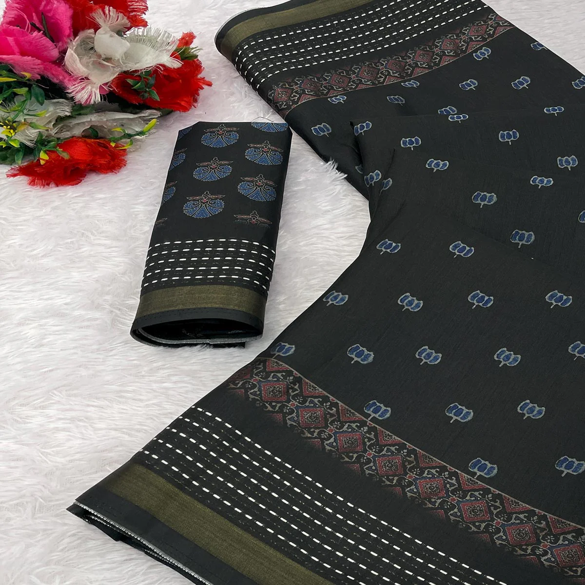 Graceful Black Digital Ikkat Printed Saree in Luxurious Silk Blend Fabric - Image 2
