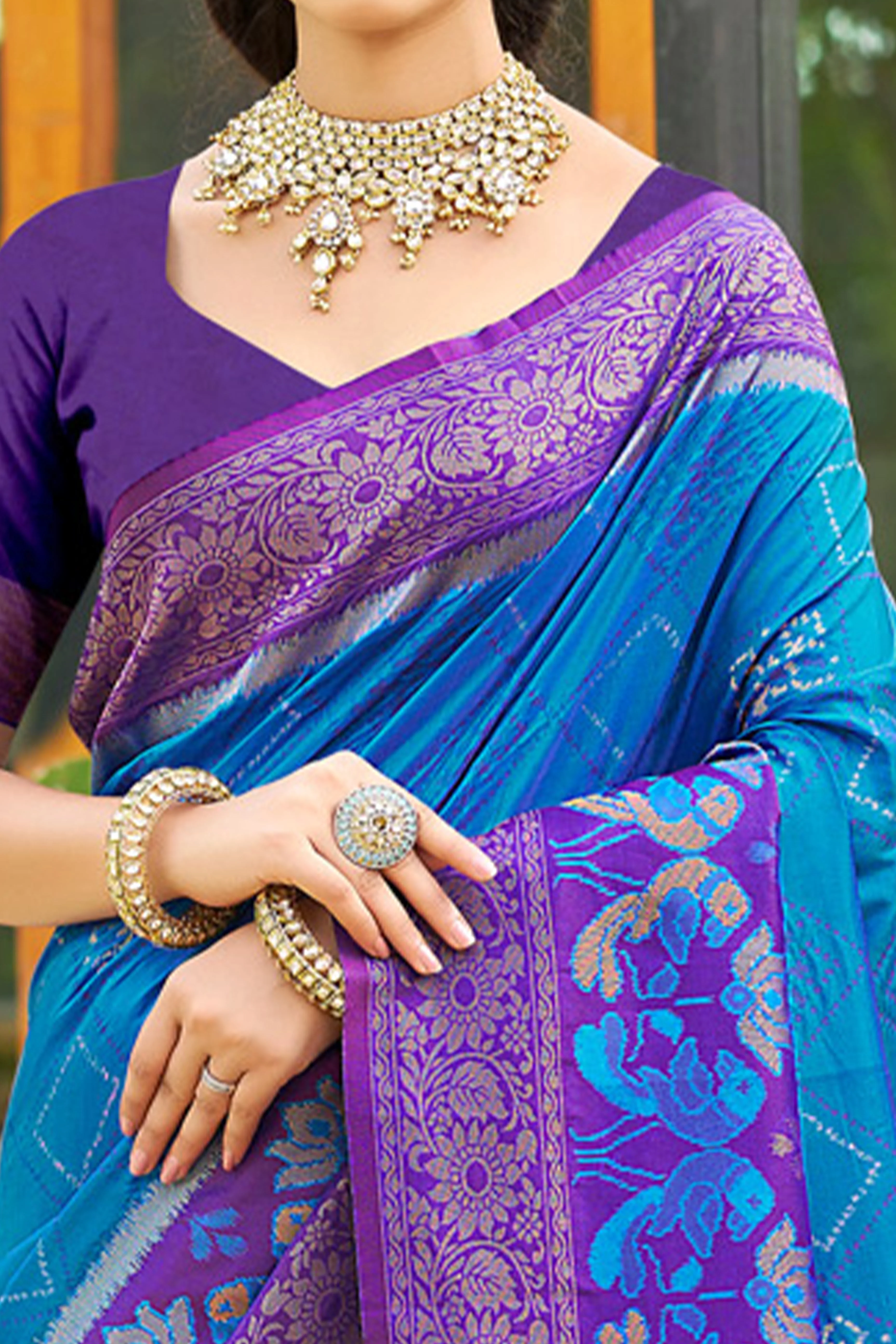 Graceful Blue Pochampally Silk Blend Saree Adorned With Floral Weaving & Stylish Tassel Pallu - Image 2
