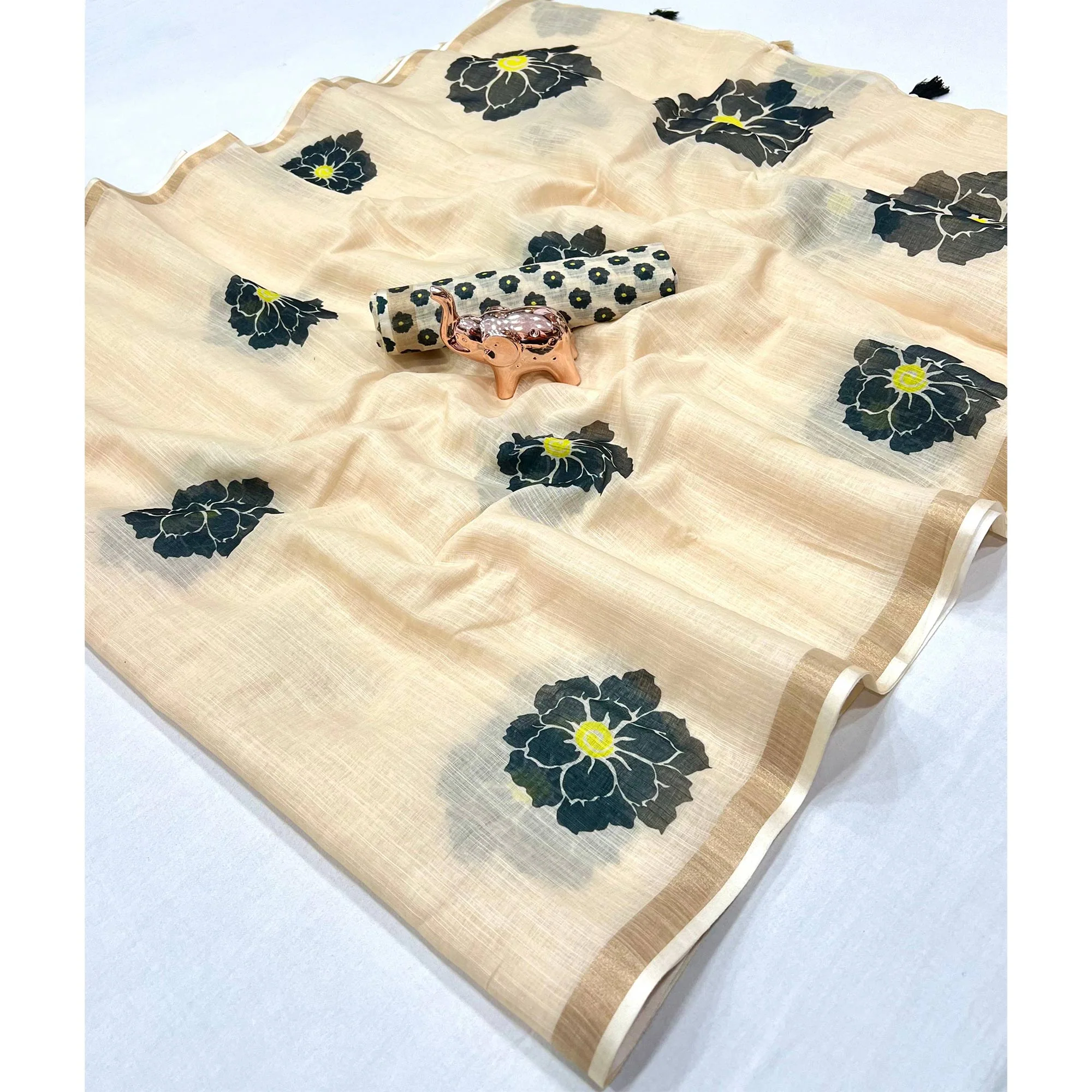 Graceful Cream Floral Printed Saree in Linen Silk with Delicate Tassel Accents - Image 3