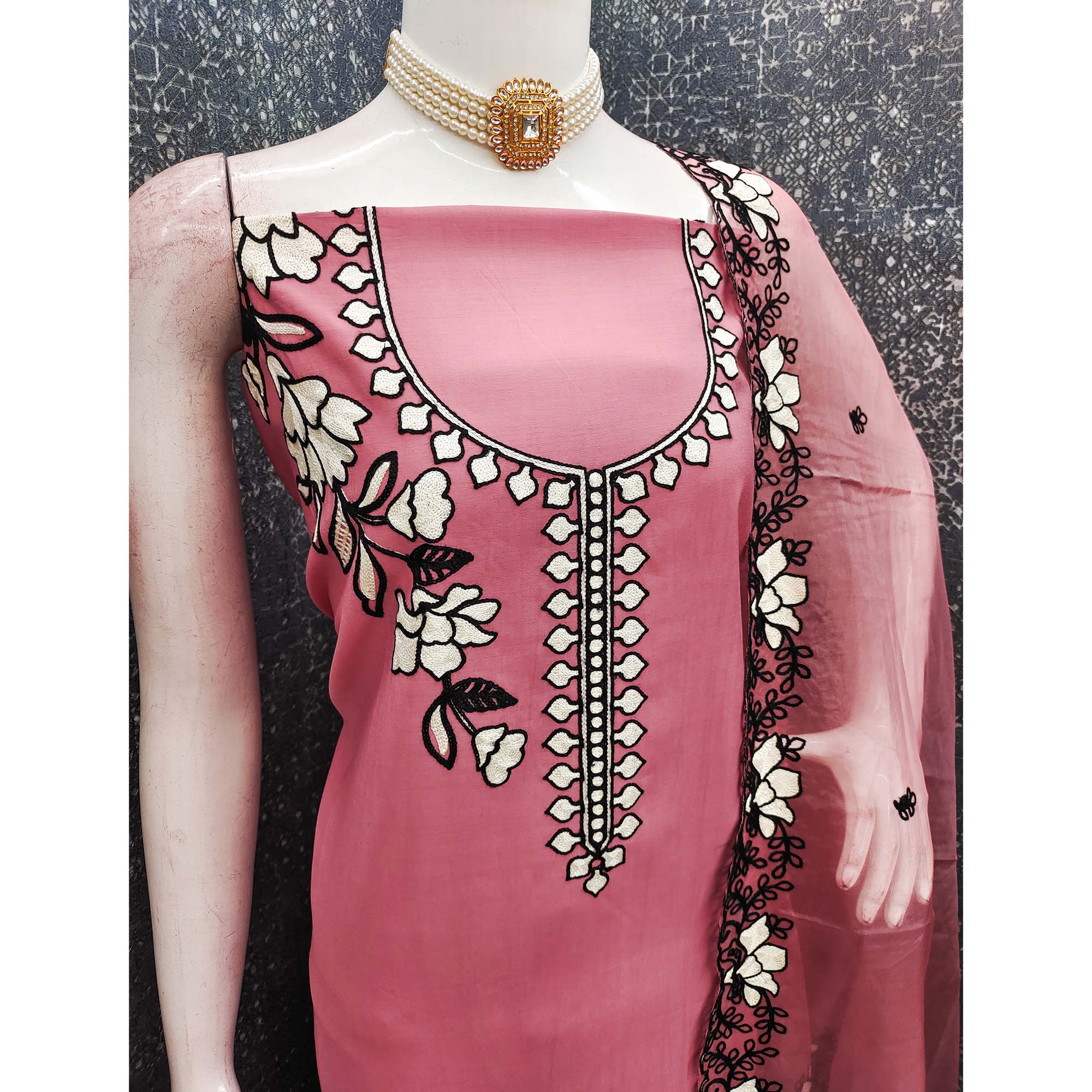 Graceful Gajari Pink Floral Viscose Dress Material Enhanced With Intricate Thread Embroidery Work - Image 4