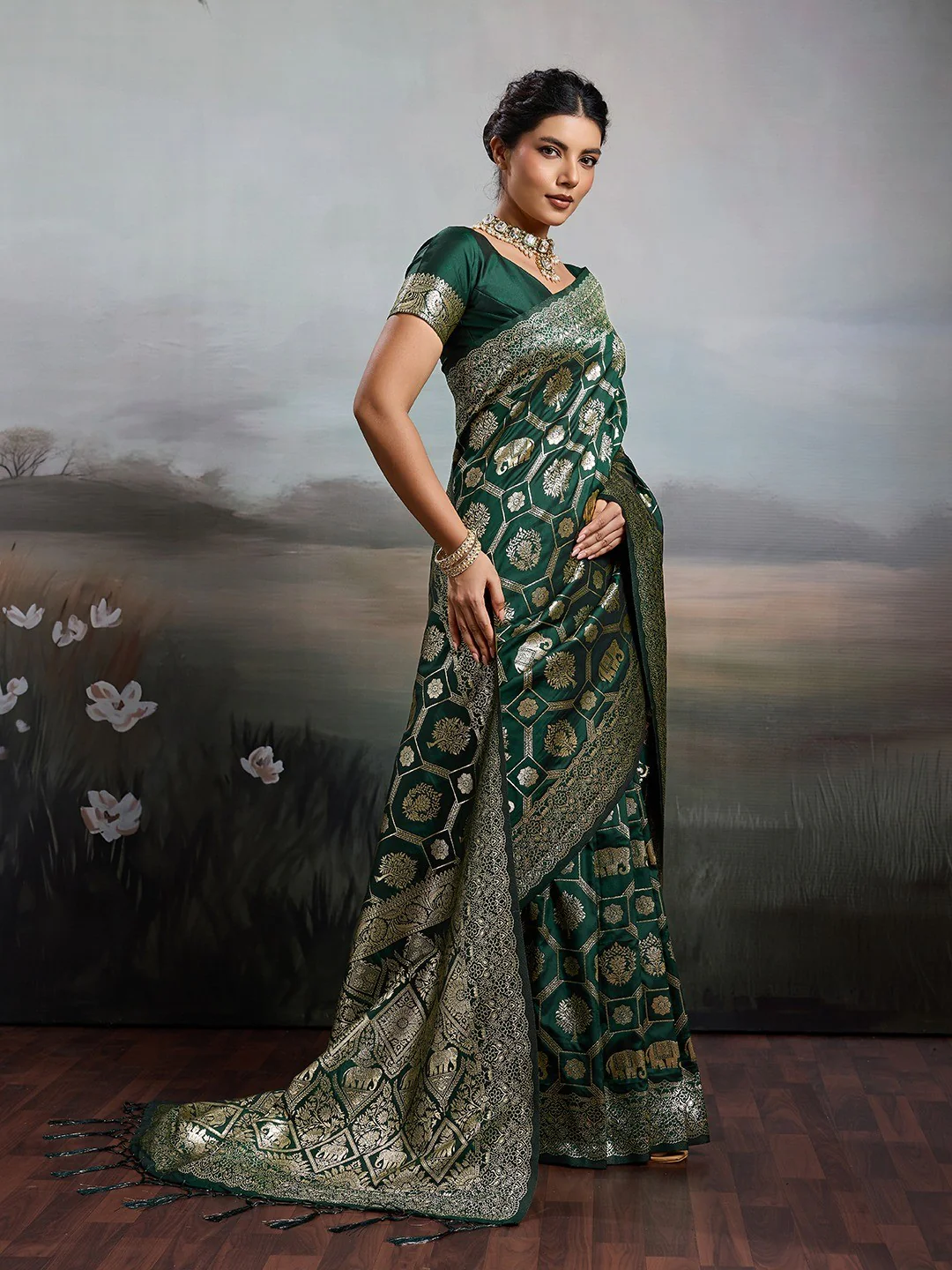 Graceful Green Floral & Elephant Motif Silk Blend Saree With Zari Weaving & Tassels Pallu - Image 6