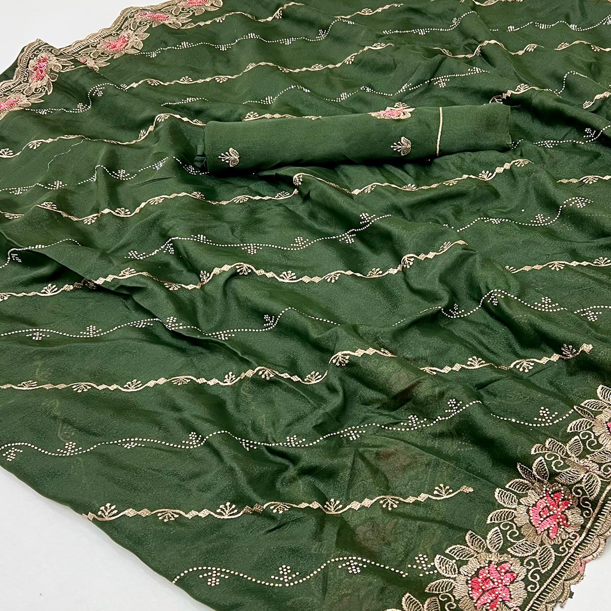Graceful Green Floral Thread & Zari Embroidered Georgette Saree - Image 2