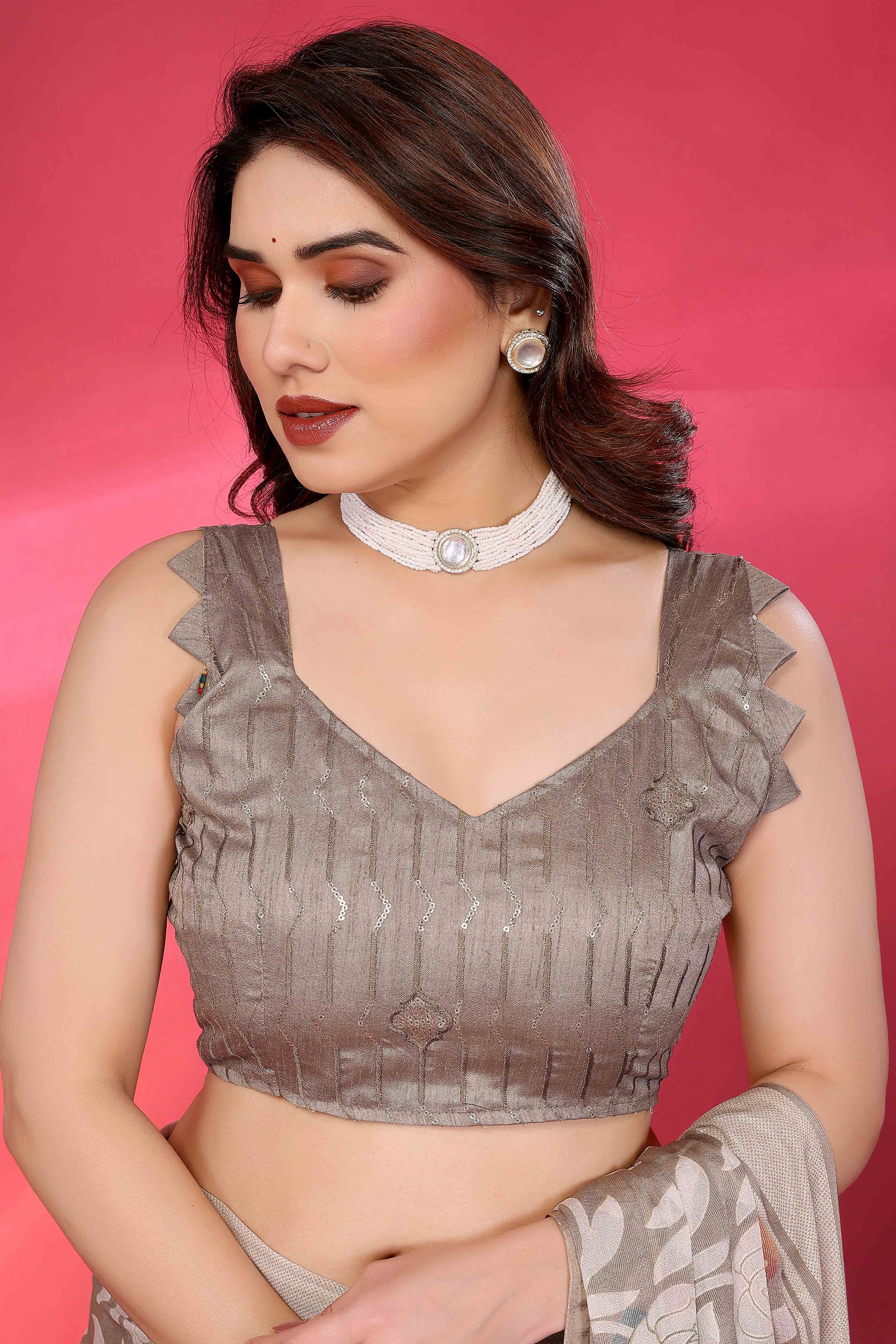 Graceful Grey Brasso Chiffon Saree with Floral Foil Print - Image 6