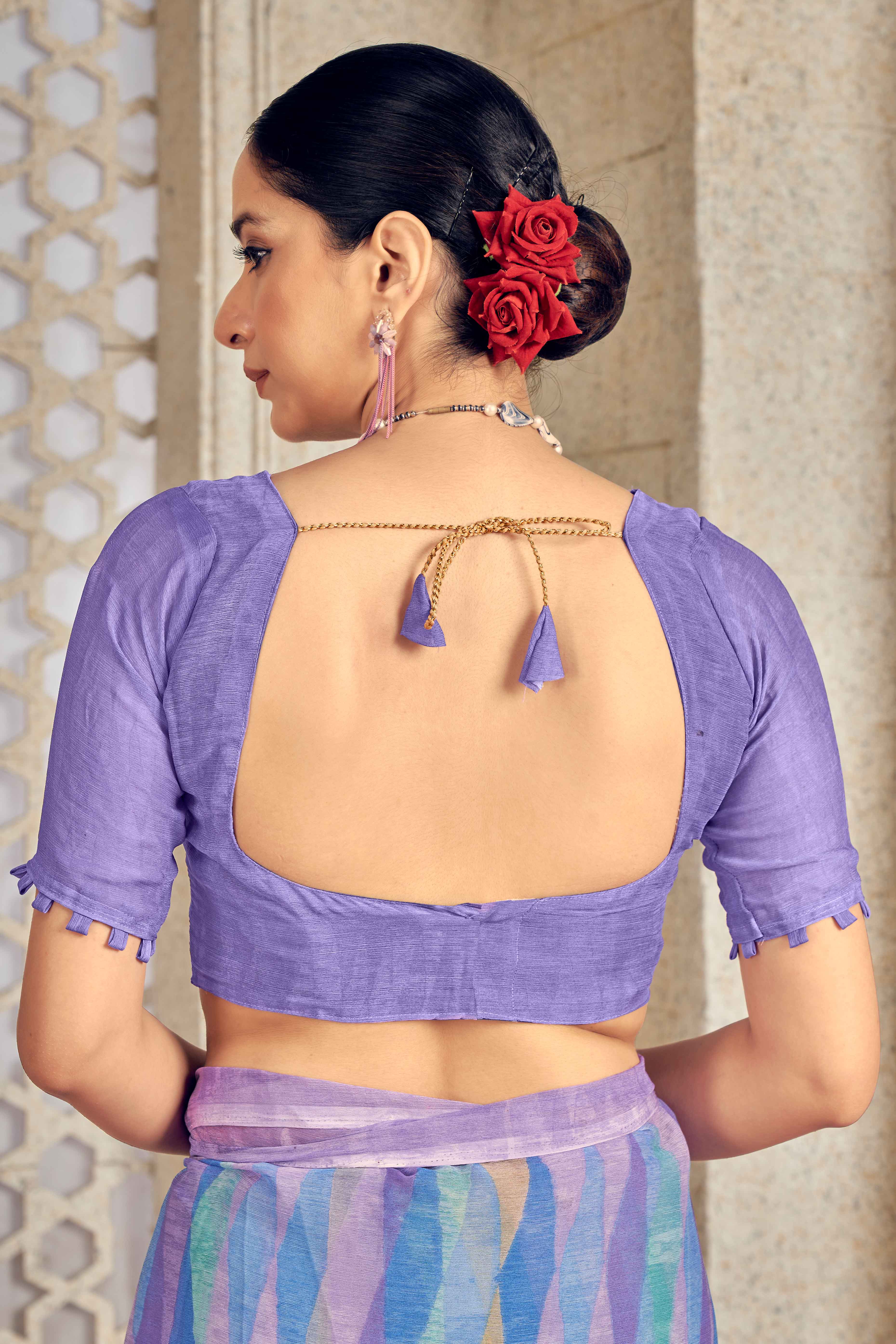 Graceful Lavender Chiffon Saree With Modern Geometric Print - Image 4