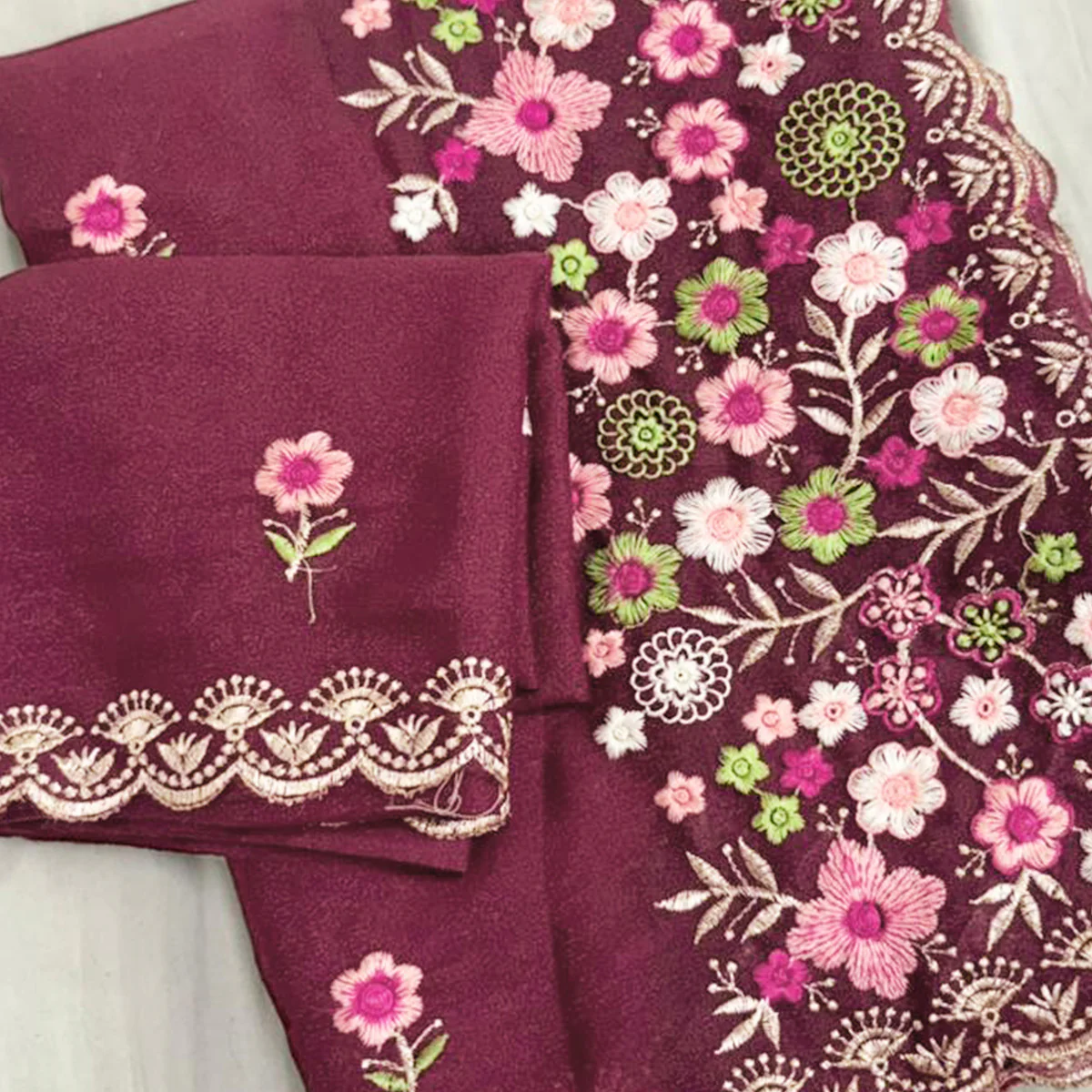 Graceful Maroon Georgette Saree Featuring Exquisite Floral Thread Embroidery Work - Image 2