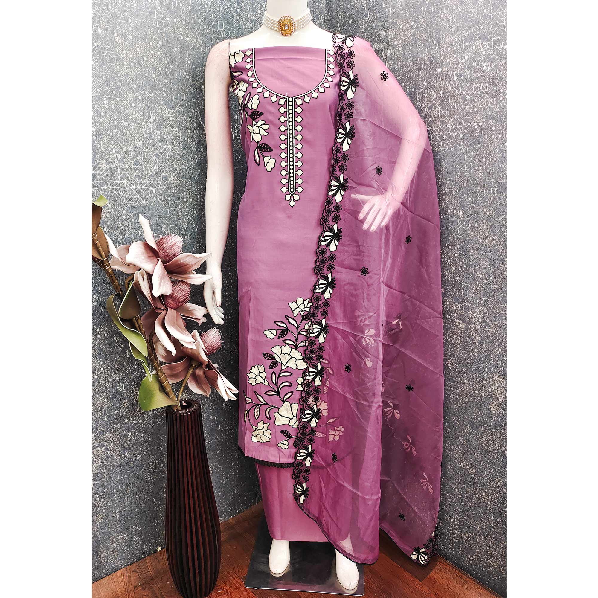 Graceful Pale Magenta Floral Viscose Dress Material Enhanced With Intricate Thread Embroidery Work - Image 3