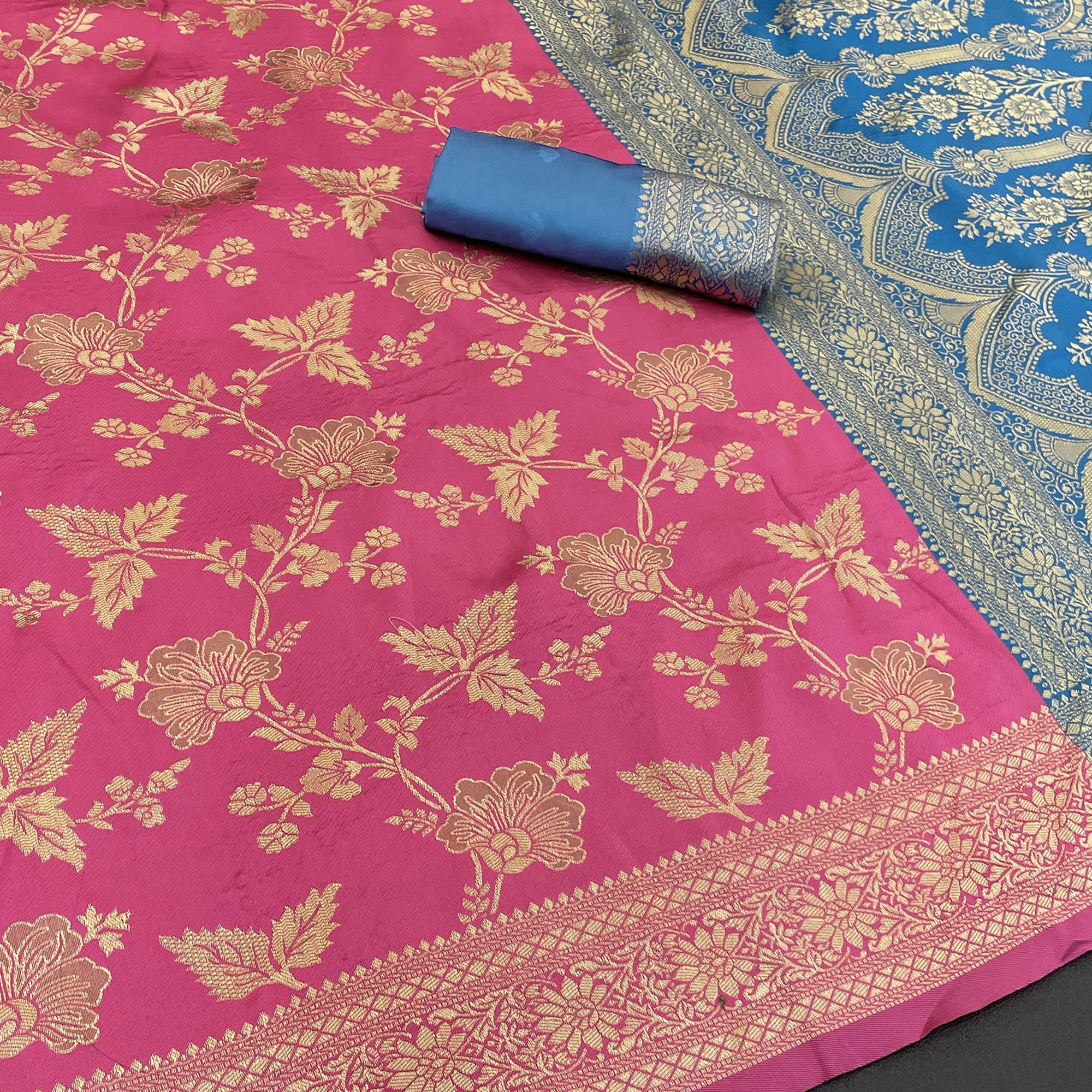 Graceful Pink & Blue Banarasi Silk Saree Featuring Intricate Floral Zari Weaving Work - Image 2