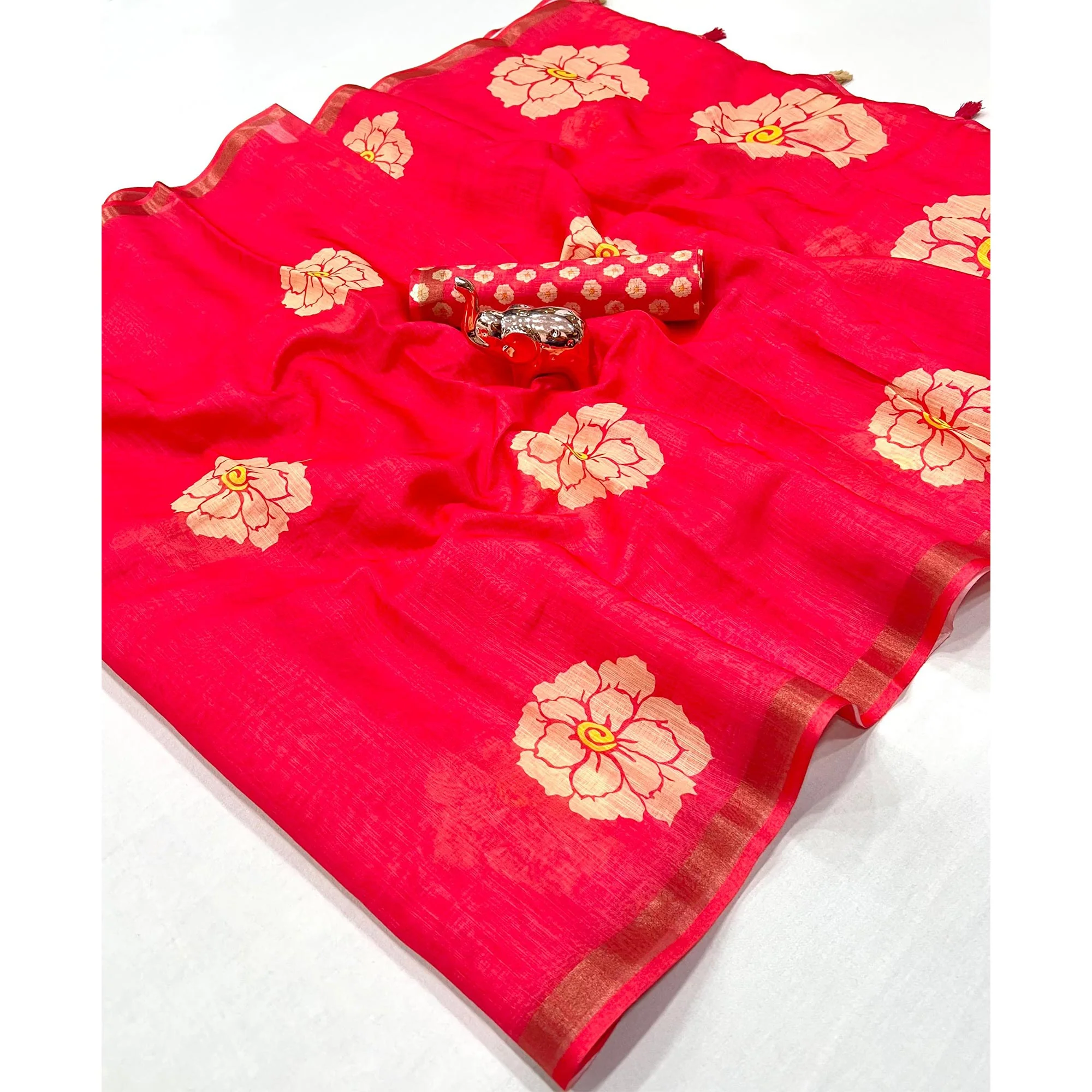 Graceful Pink Floral Printed Saree in Linen Silk with Delicate Tassel Accents - Image 3