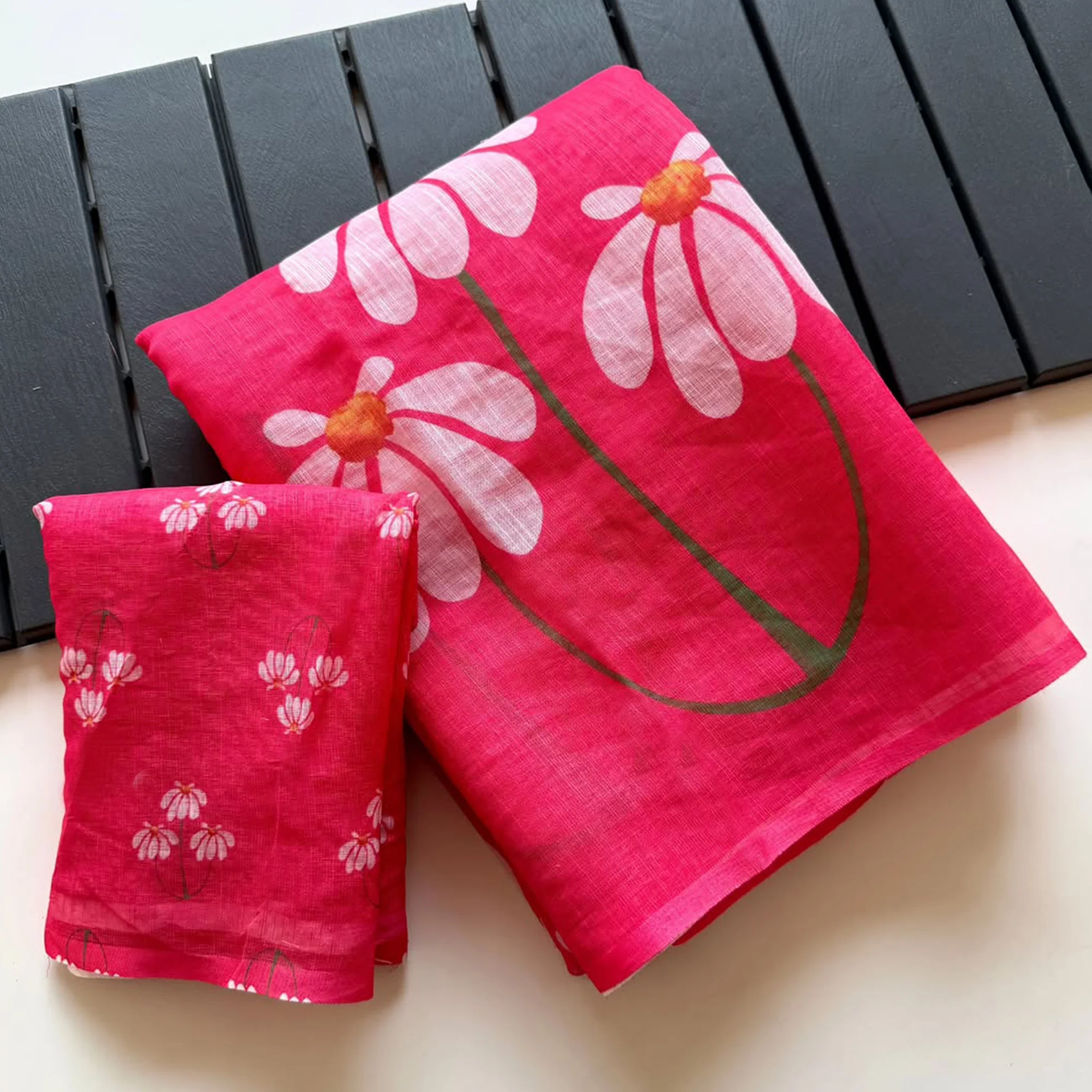 Graceful Pink Linen Cotton Saree with Stylish Floral Prints for Effortless Elegance - Image 3