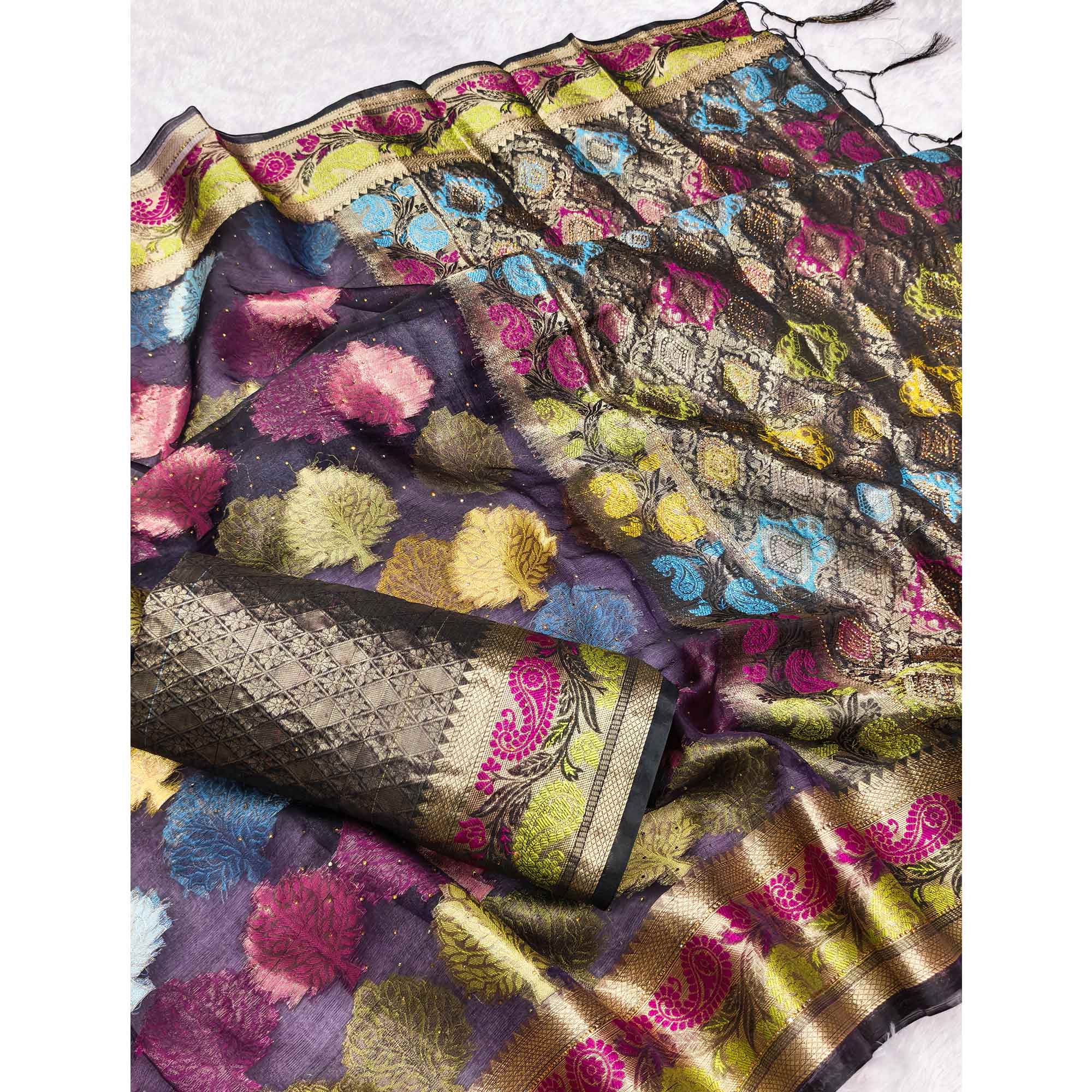 Graceful Purple Banarasi Silk Saree Enhanced With Tree Motif Zari Weaving & Stone Work - Image 3