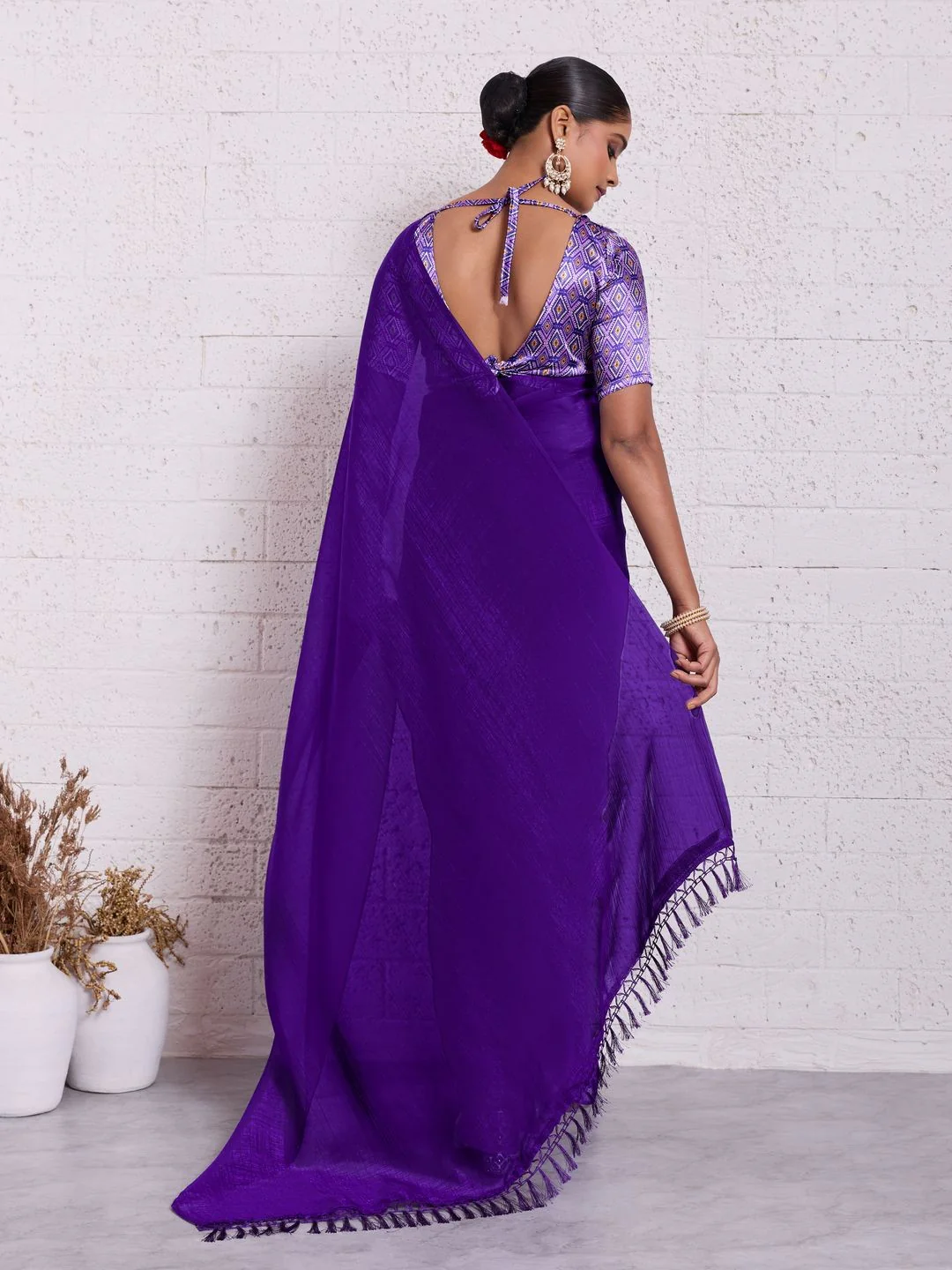 Graceful Purple Solid Pure Crunchy Saree Accented With Fine Tassel Pallu - Image 4