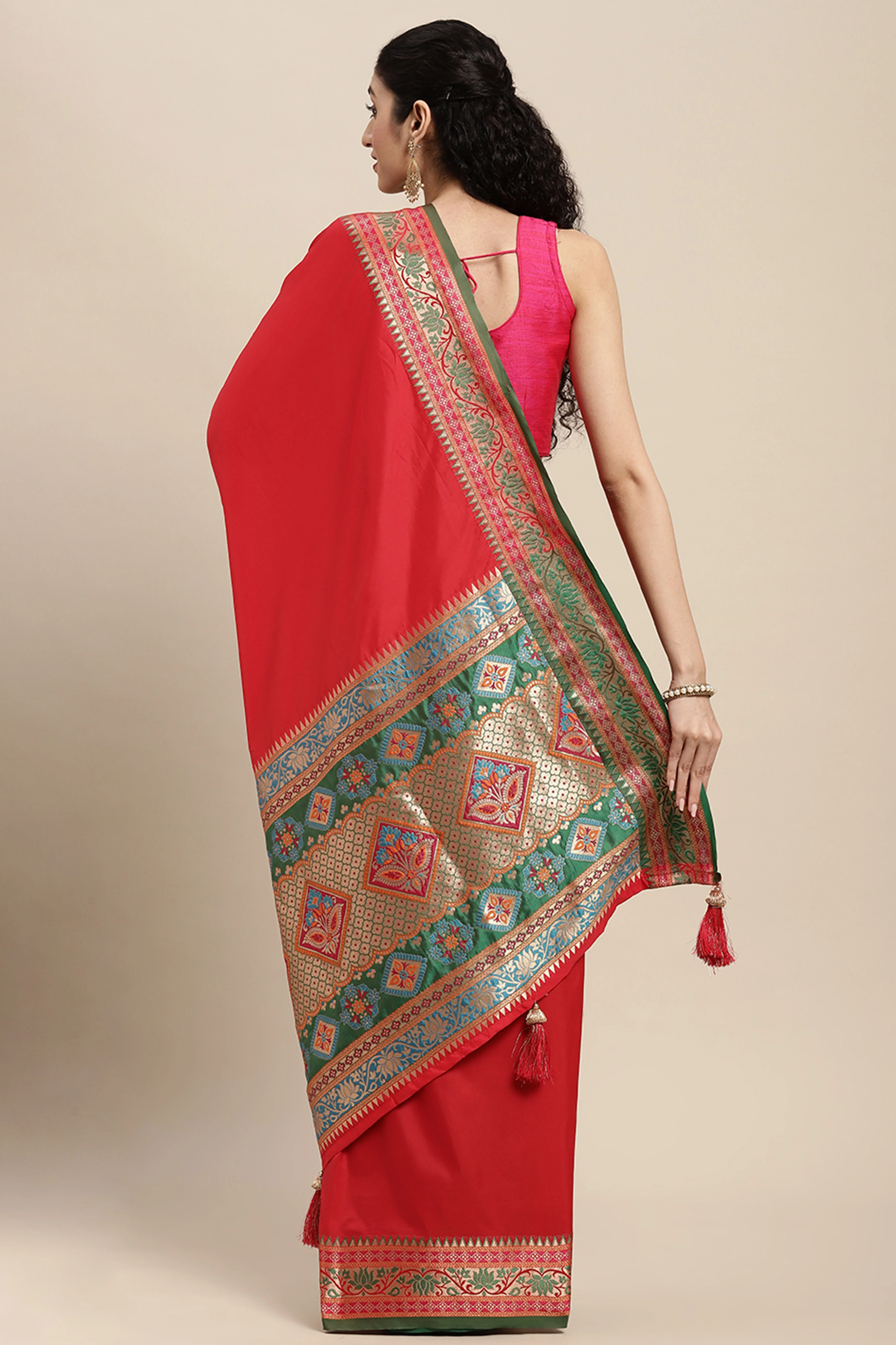 Graceful Red Solid Saree Highlighted With Floral Zari Weaving On Silk Blend & Tassel Pallu - Image 5