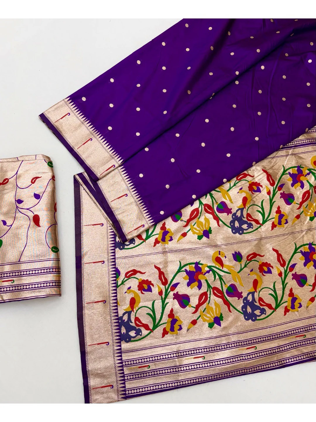 Graceful Violet Paithani Banarasi Silk Saree With Zari Woven Border & Floral Designer Pallu - Image 2