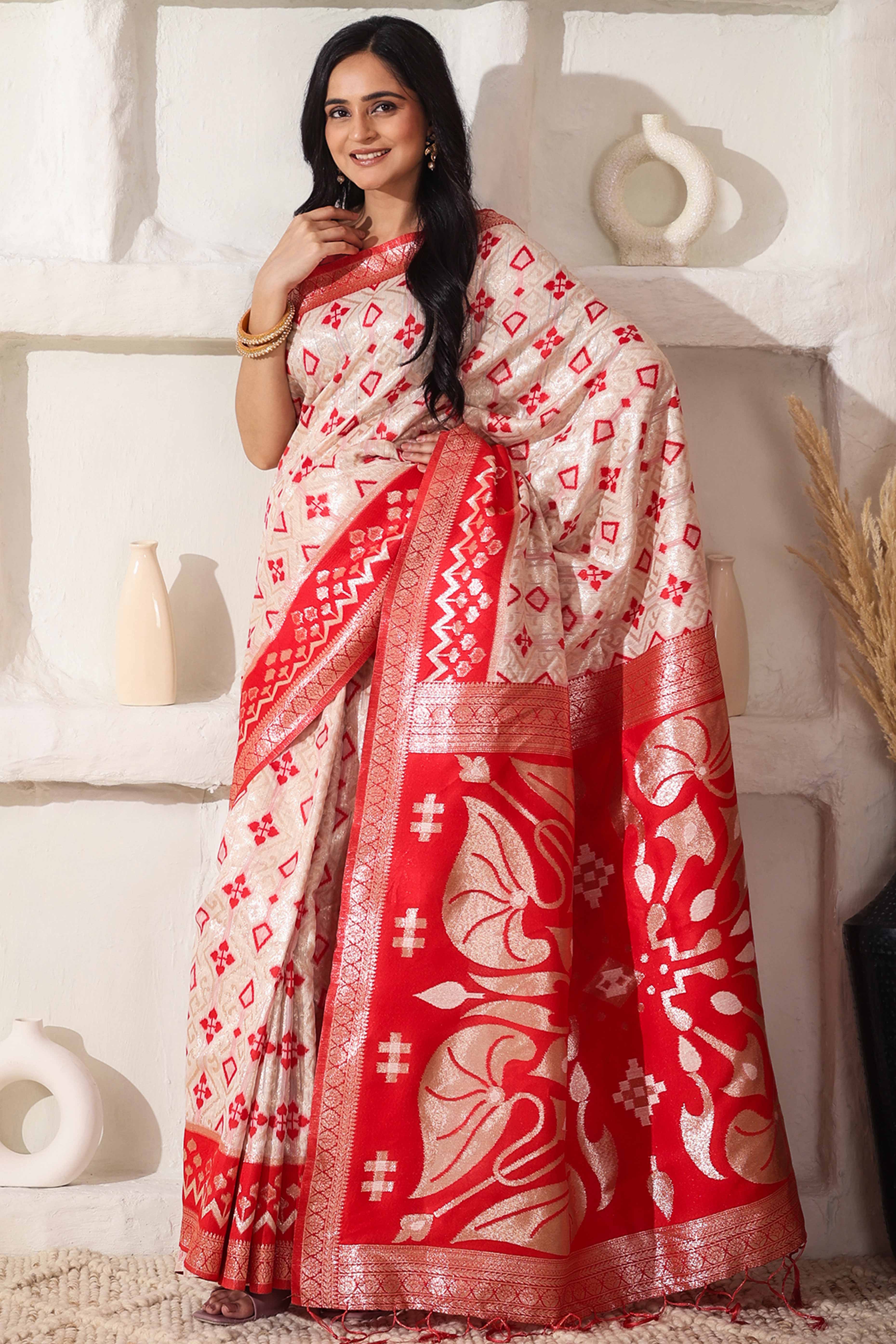 Graceful White & Red Saree In Linen Cotton With Fine Zari Weaving And Flowing Tassel Details - Image 3