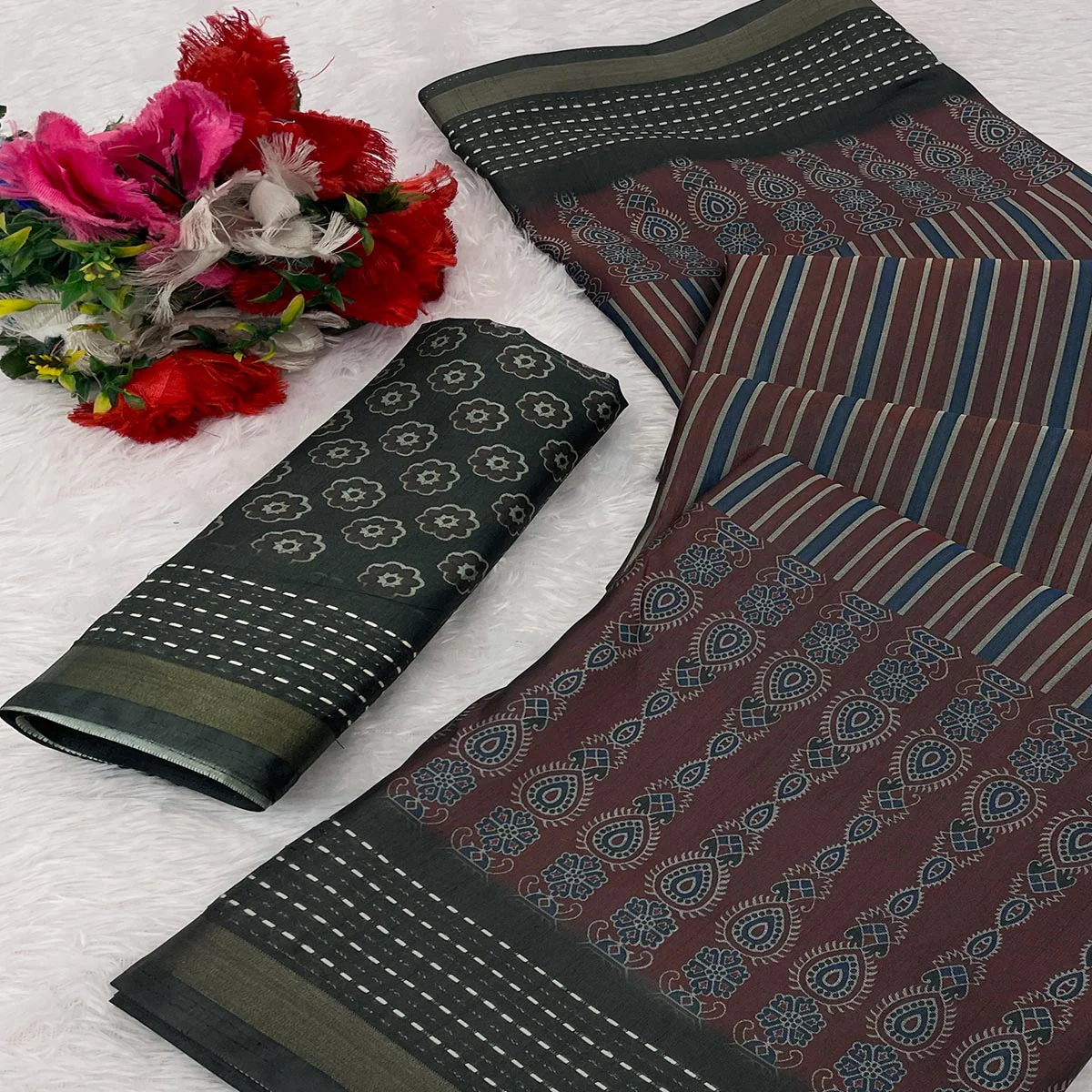 Graceful Wine Digital Ikkat Printed Saree in Luxurious Silk Blend Fabric - Image 2