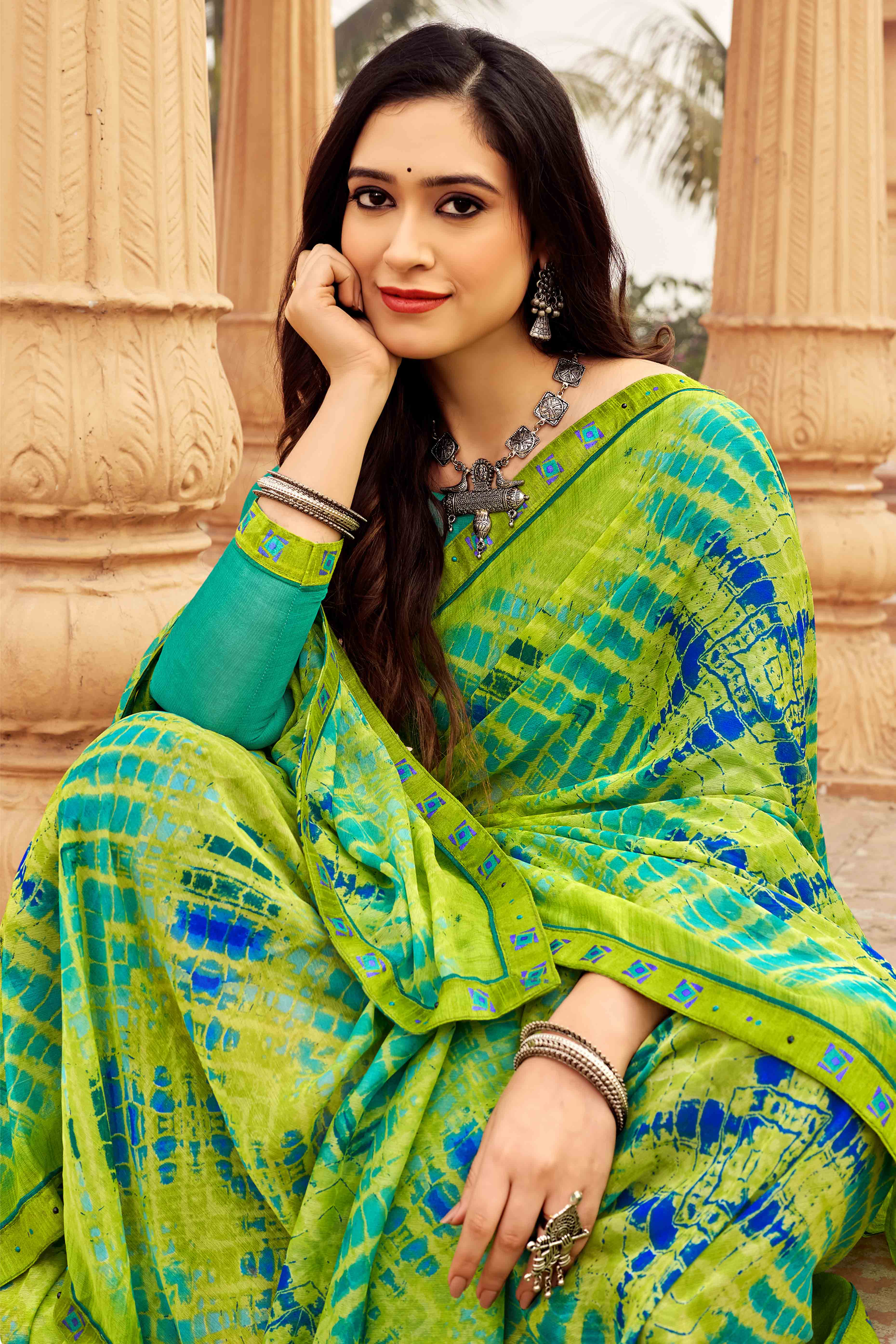 Green Abstract Printed Chiffon Saree - Image 3