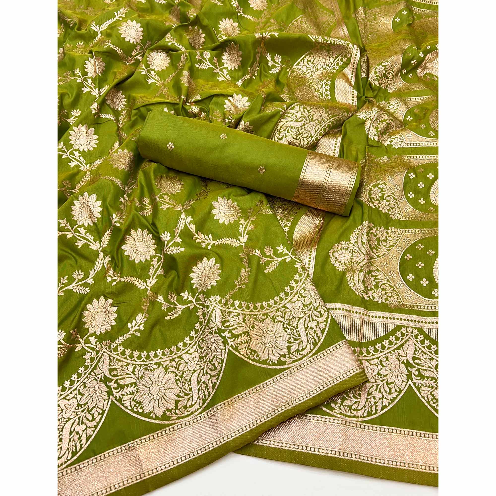 Green Art Silk Saree With Intricate Floral Zari Weaving & Banarasi Pallu - Image 3