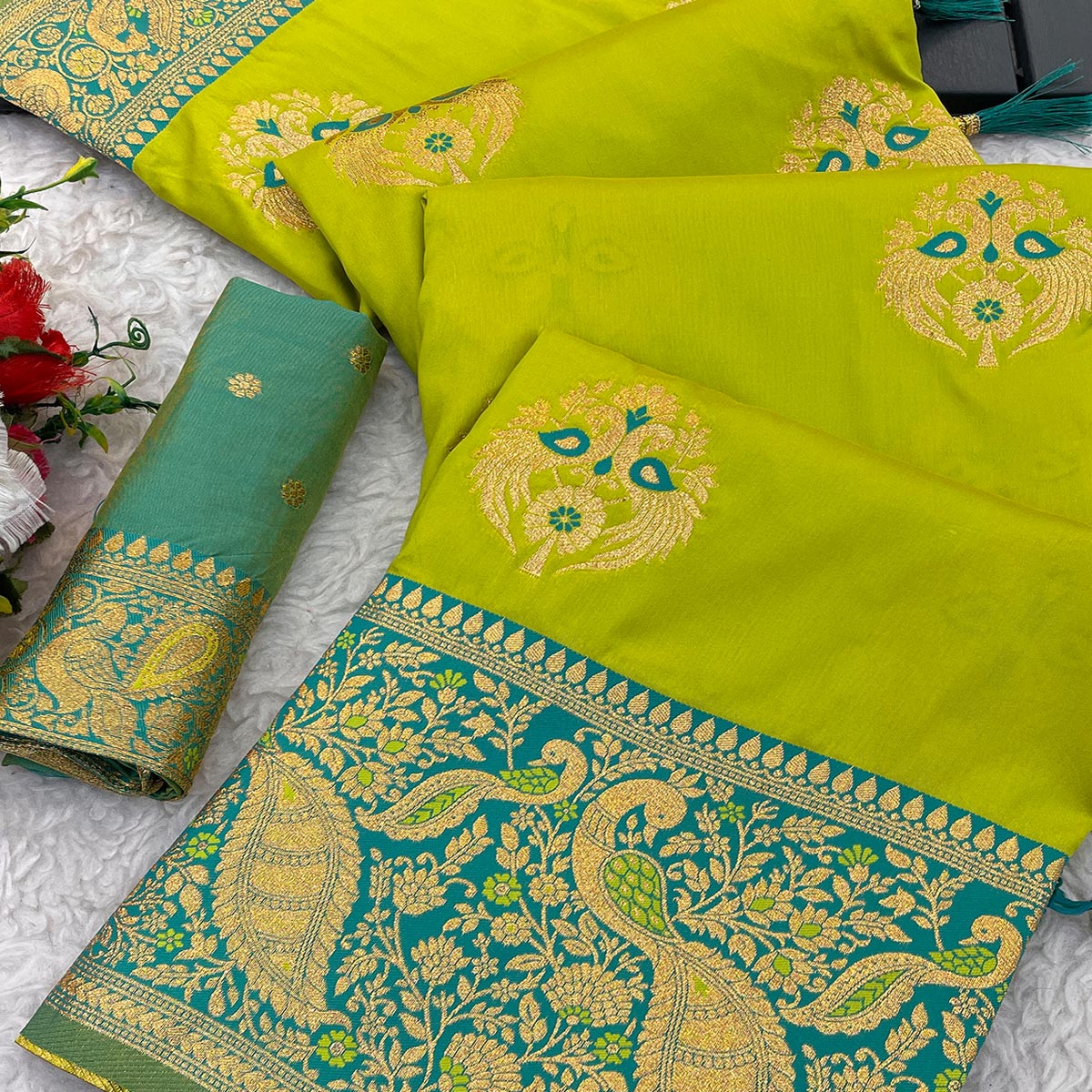 Green Banarasi Paithani Silk Saree With Floral Zari Weaving & Tassel Pallu - Image 2