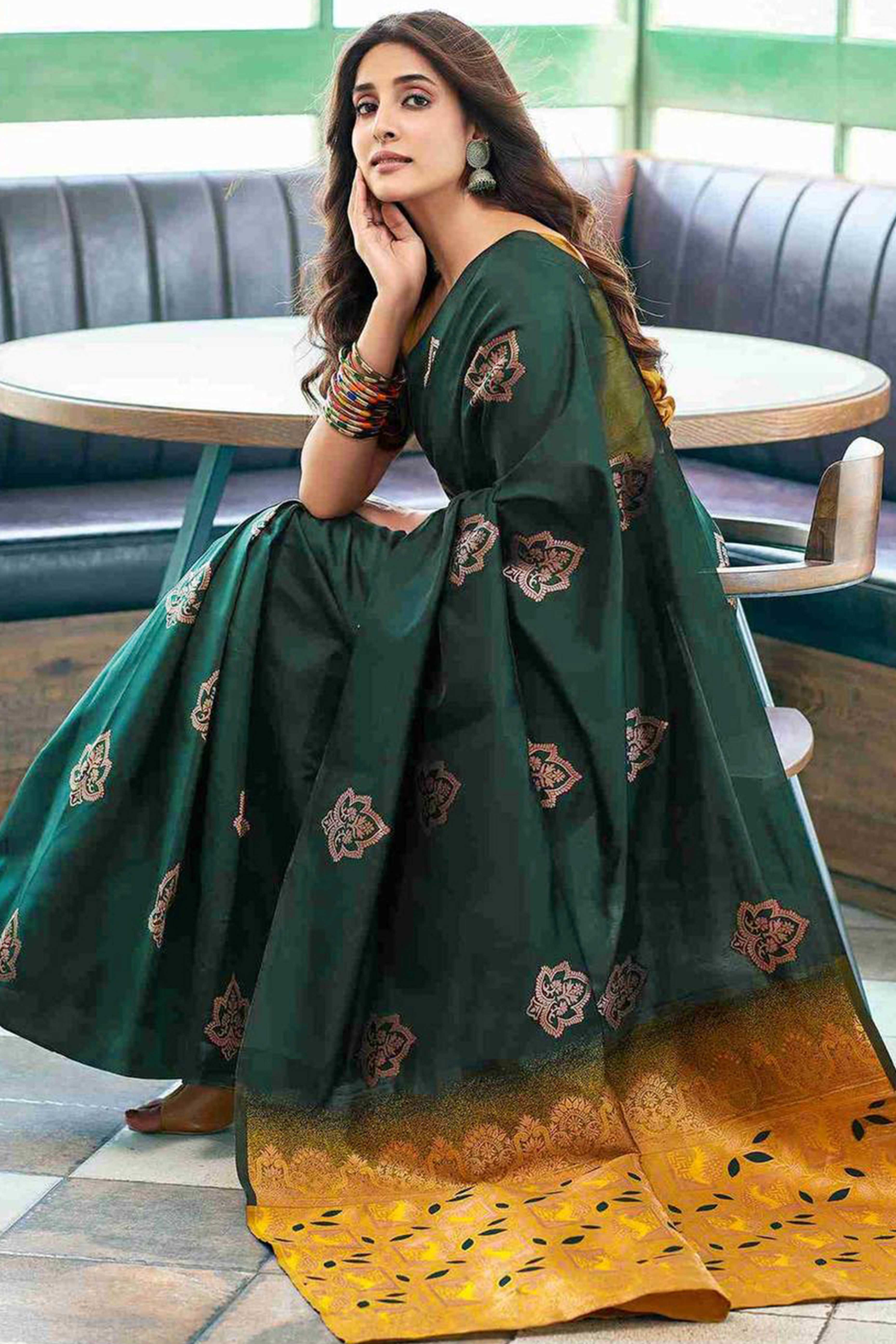 Green Banarasi Silk Saree Adorned with Elegant Floral Zari Weaving - Image 5