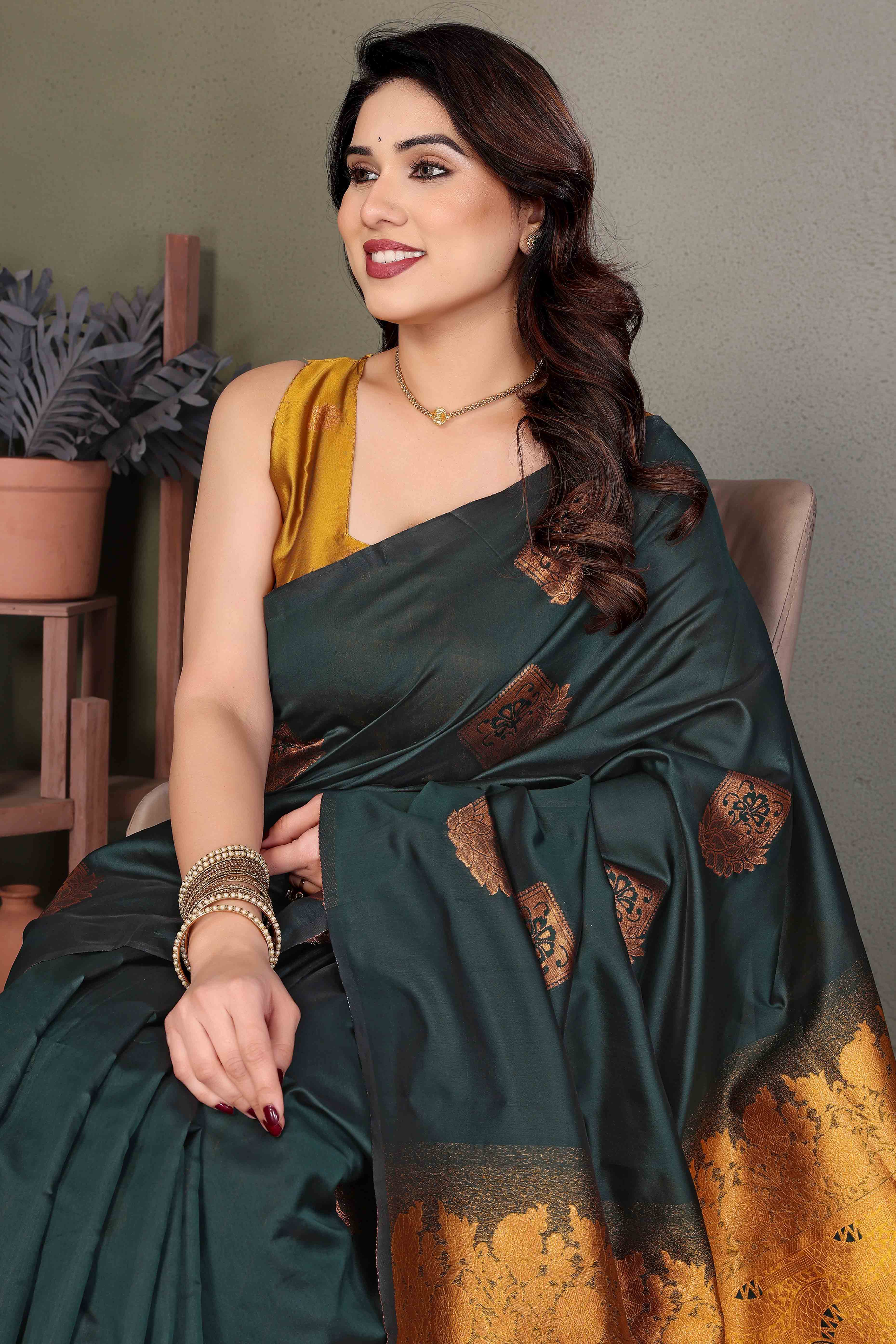 Green Banarasi Silk Saree With Exquisite Floral Zari Weaving - Image 6