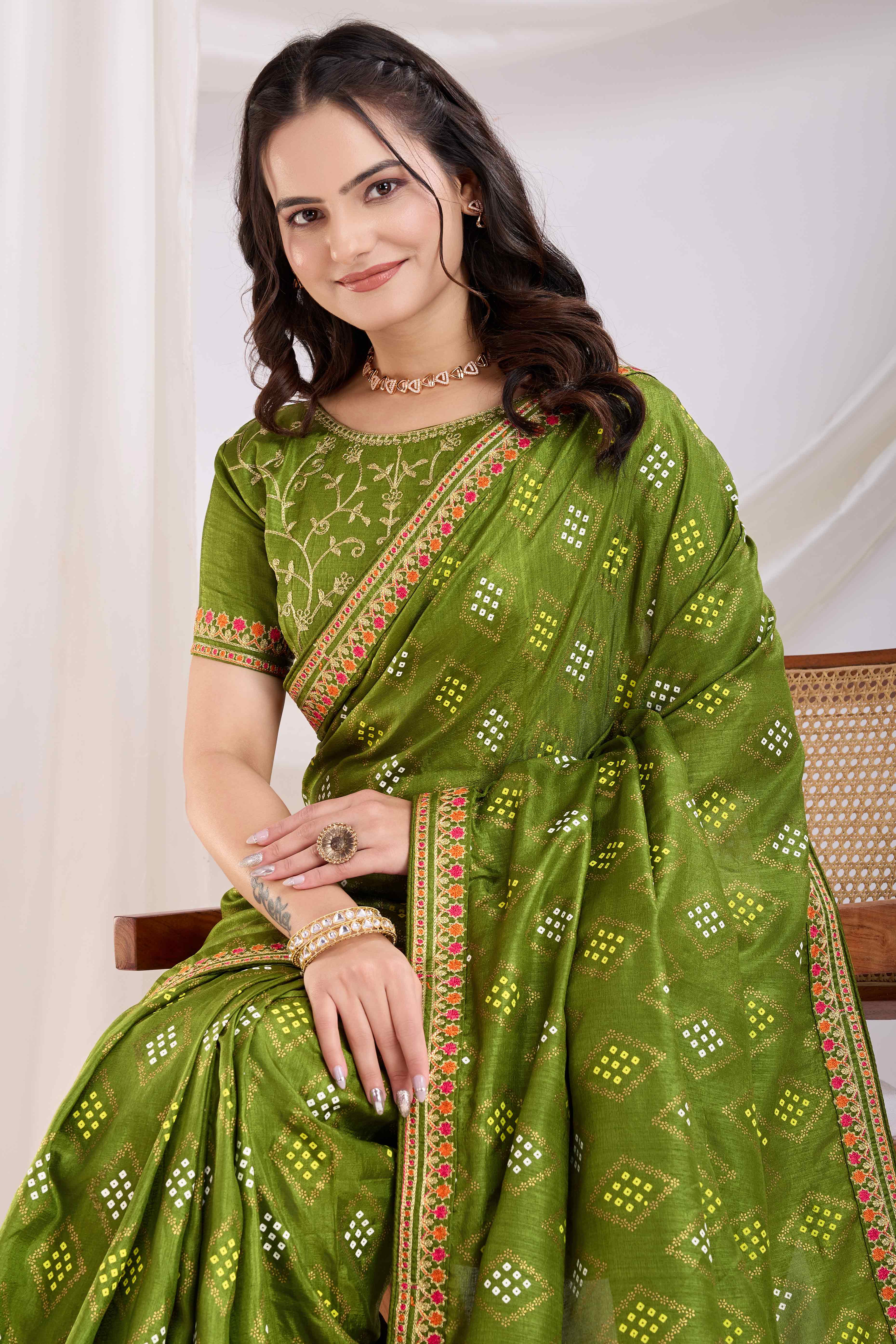 Green Bandhani Printed Vichitra Silk Saree With Embroidery Border - Image 6