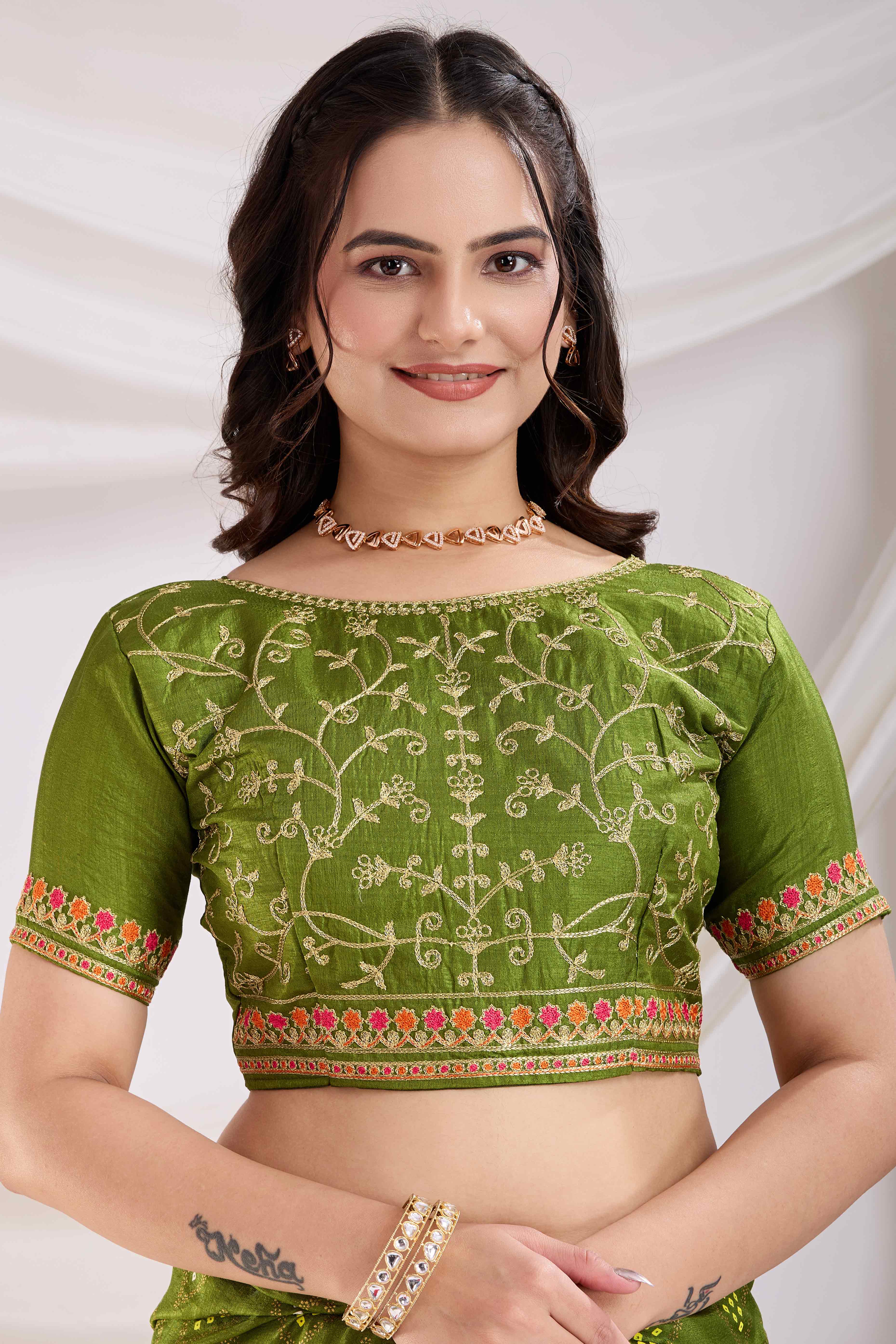 Green Bandhani Printed Vichitra Silk Saree With Embroidery Border - Image 7