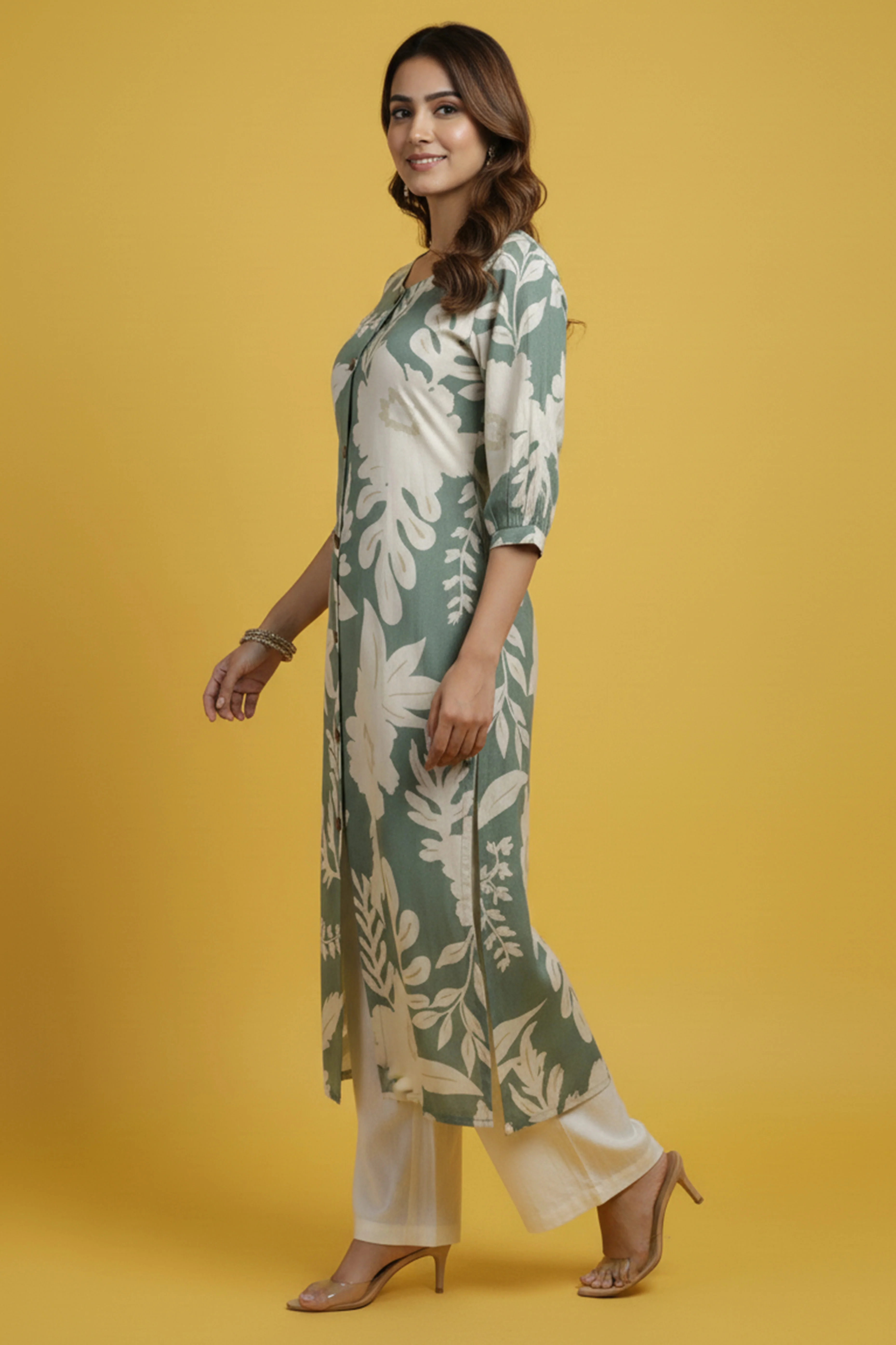 Green Comfortable & Trendy A-Line Kurti in Pure Cotton Fabric with Floral Design - Image 4