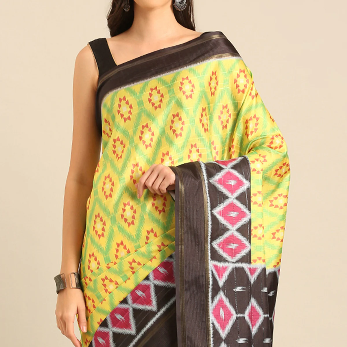 Green Digital Patola Printed Cotton Blend Saree - Image 3