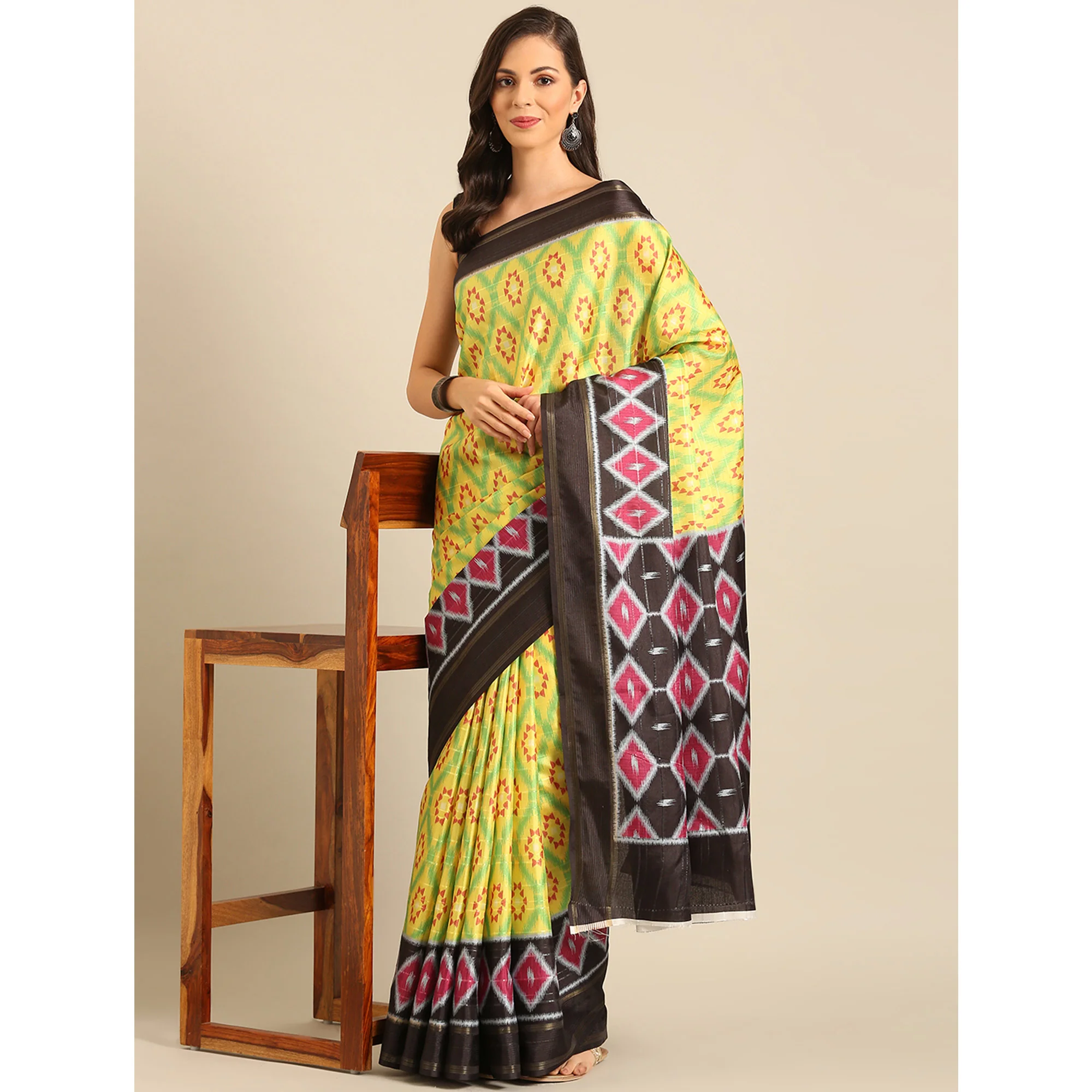 Green Digital Patola Printed Cotton Blend Saree - Image 4
