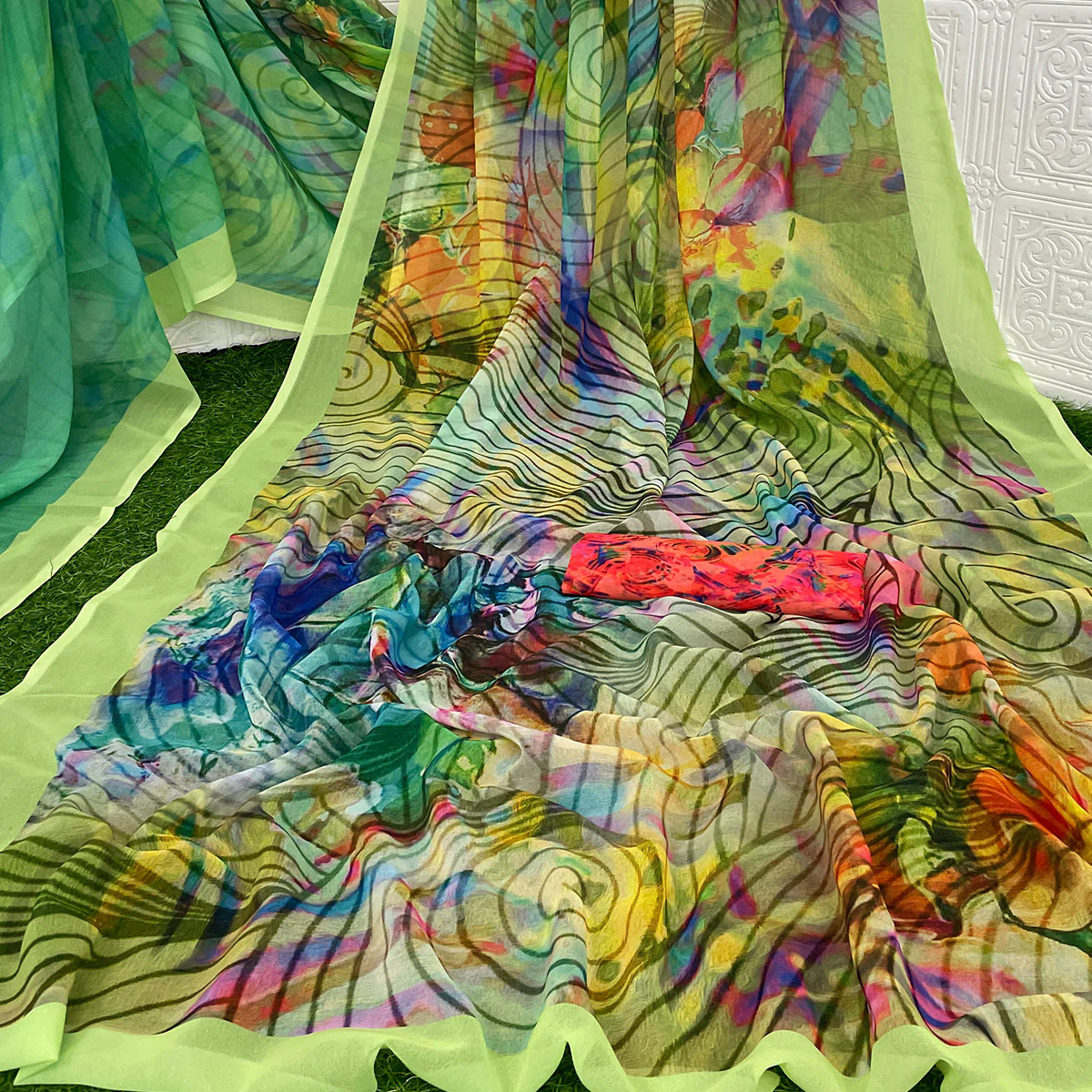 Green Digital Printed Georgette Saree - Image 2