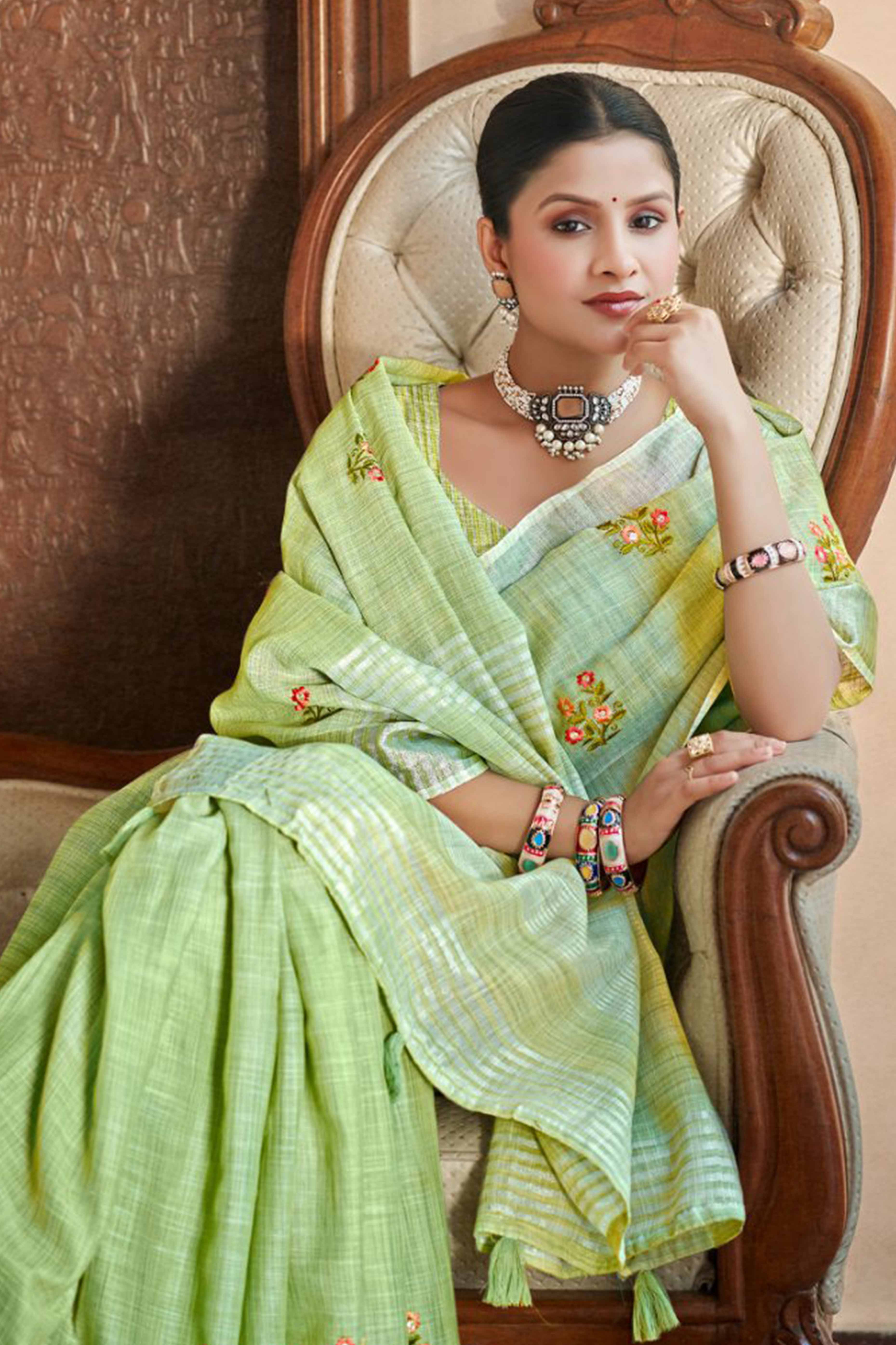 Green Embroidered Linen Saree with Floral Motifs in Woven Fabric - Image 4