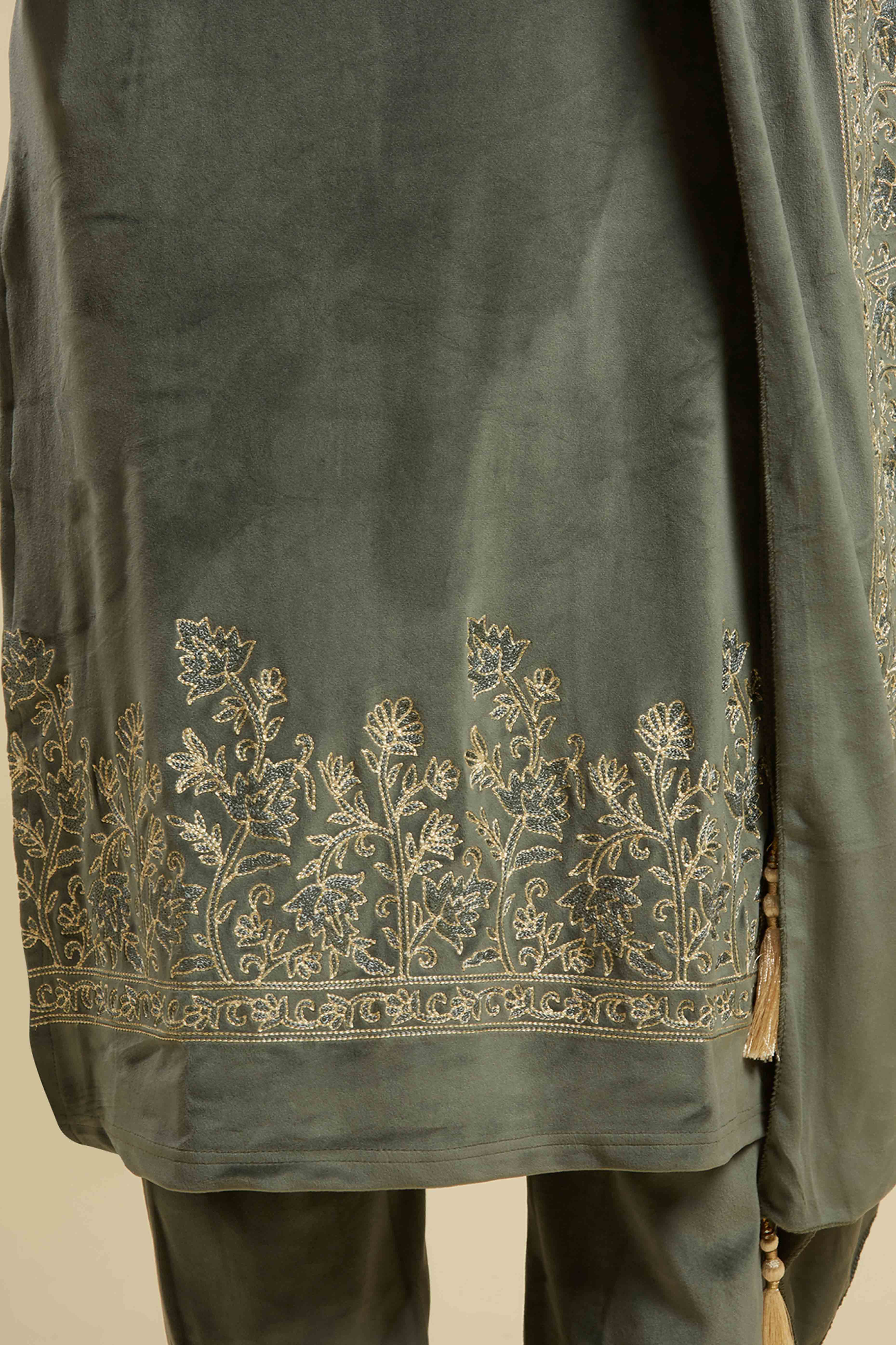 Green Embroidered Velvet Straight Salwar Suit - Image 10