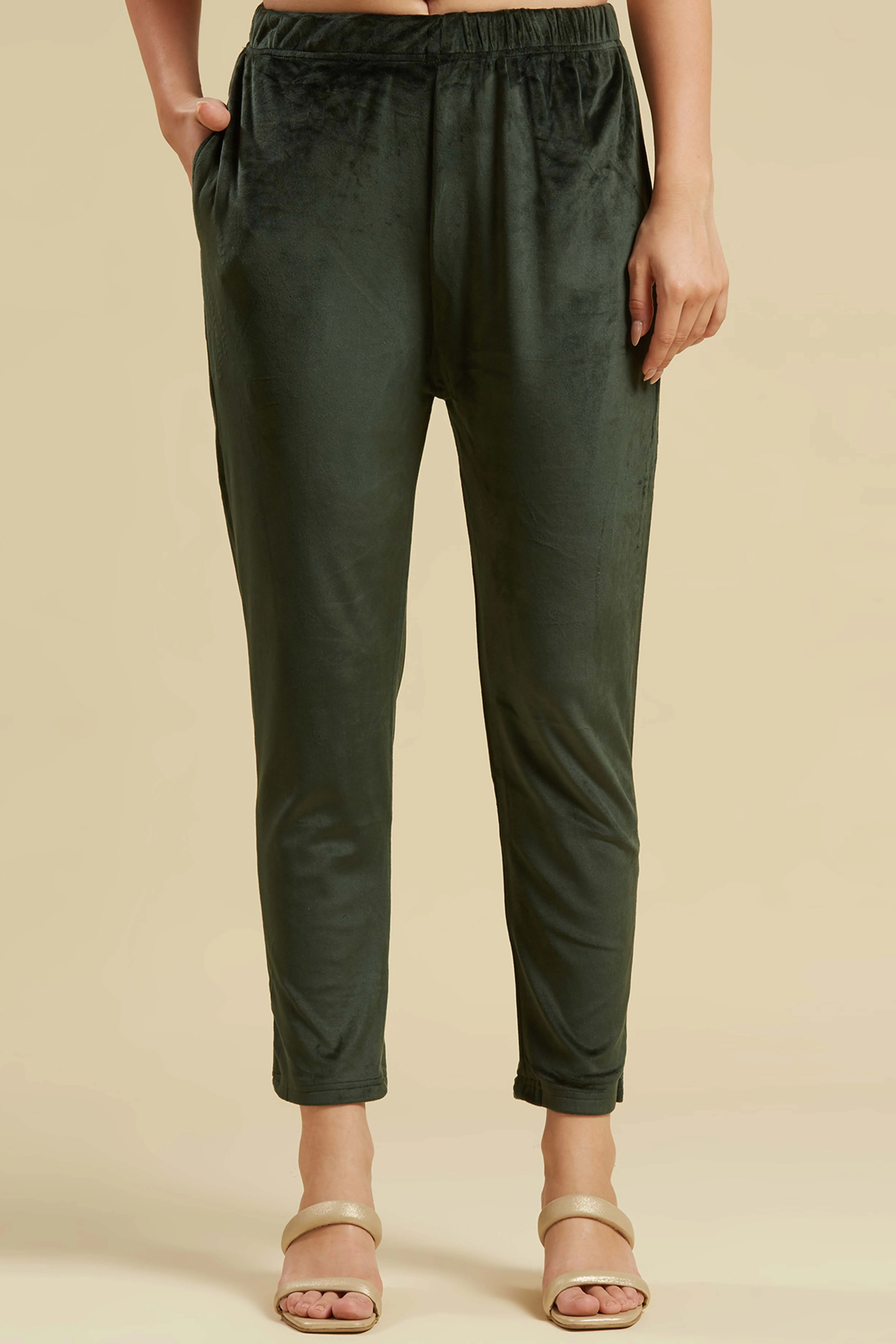 Green Embroidered Velvet Straight Top Bottom Set - Image 11