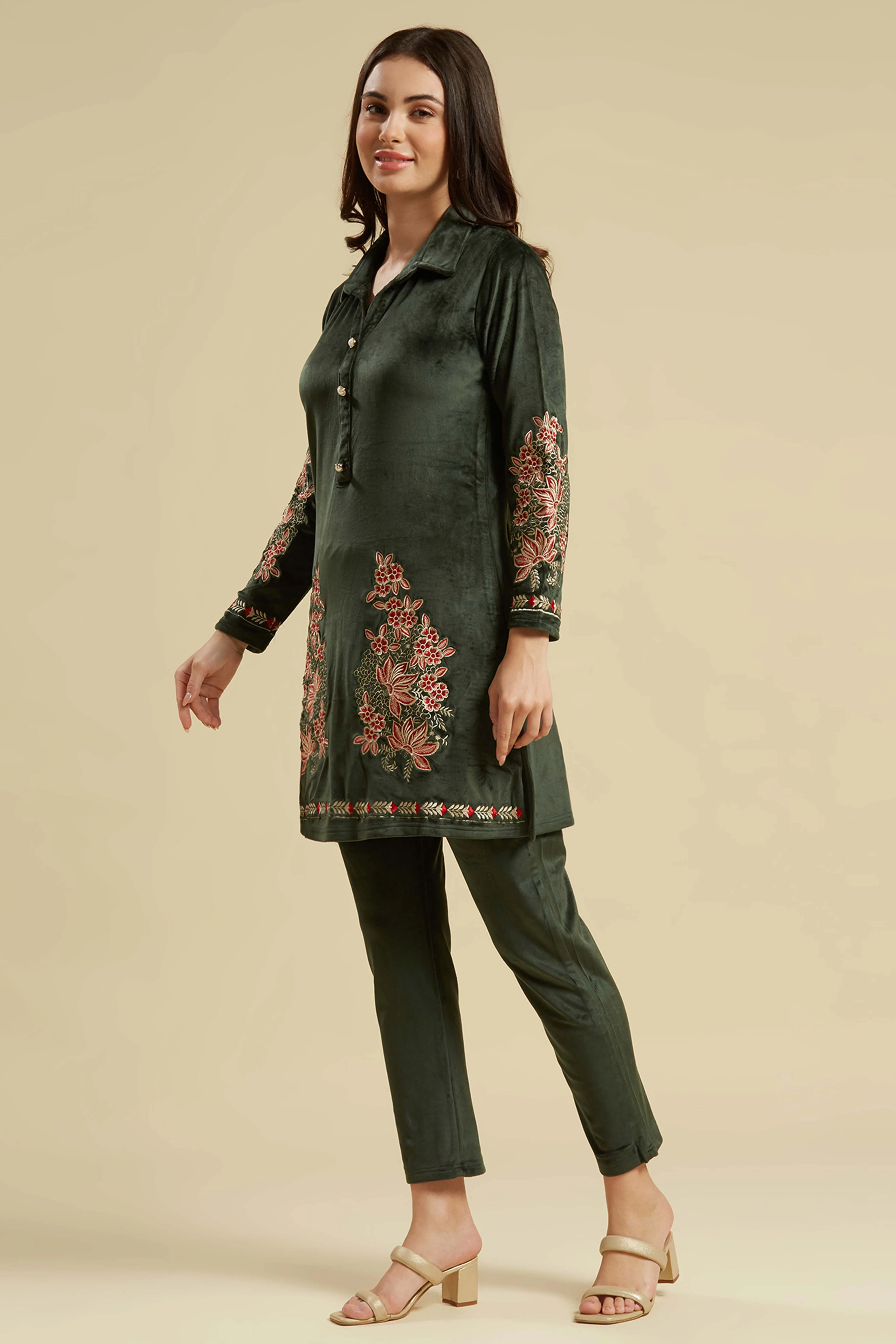 Green Embroidered Velvet Straight Top Bottom Set - Image 5