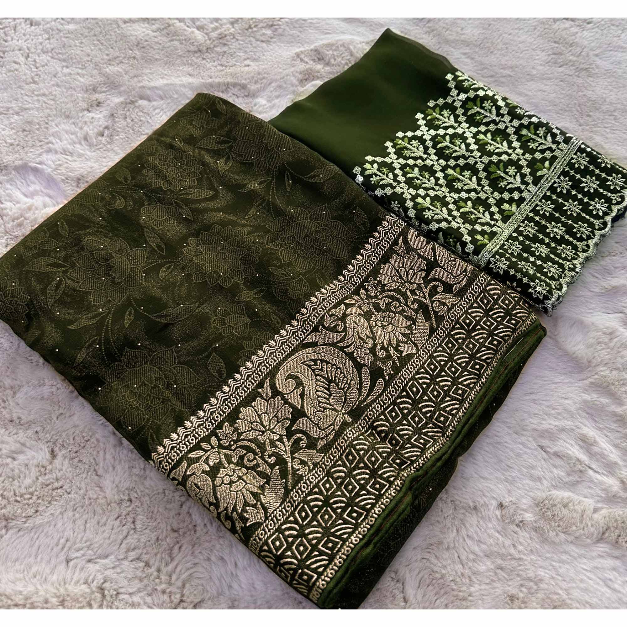 Green Floral Foil Printed Georgette Saree With Tassels - Image 4