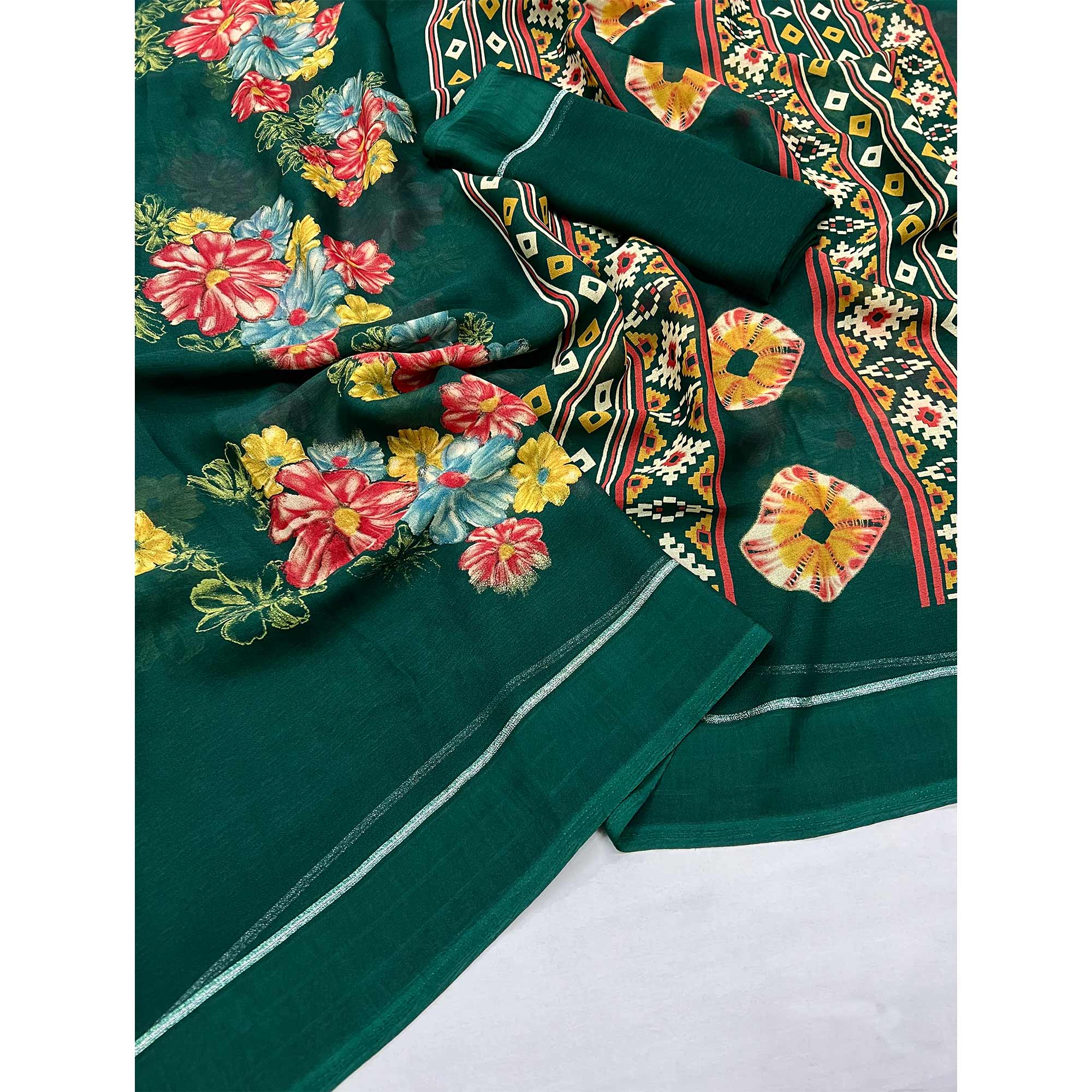 Green Floral Printed Georgette Saree With Fancy Zari Border - Image 3