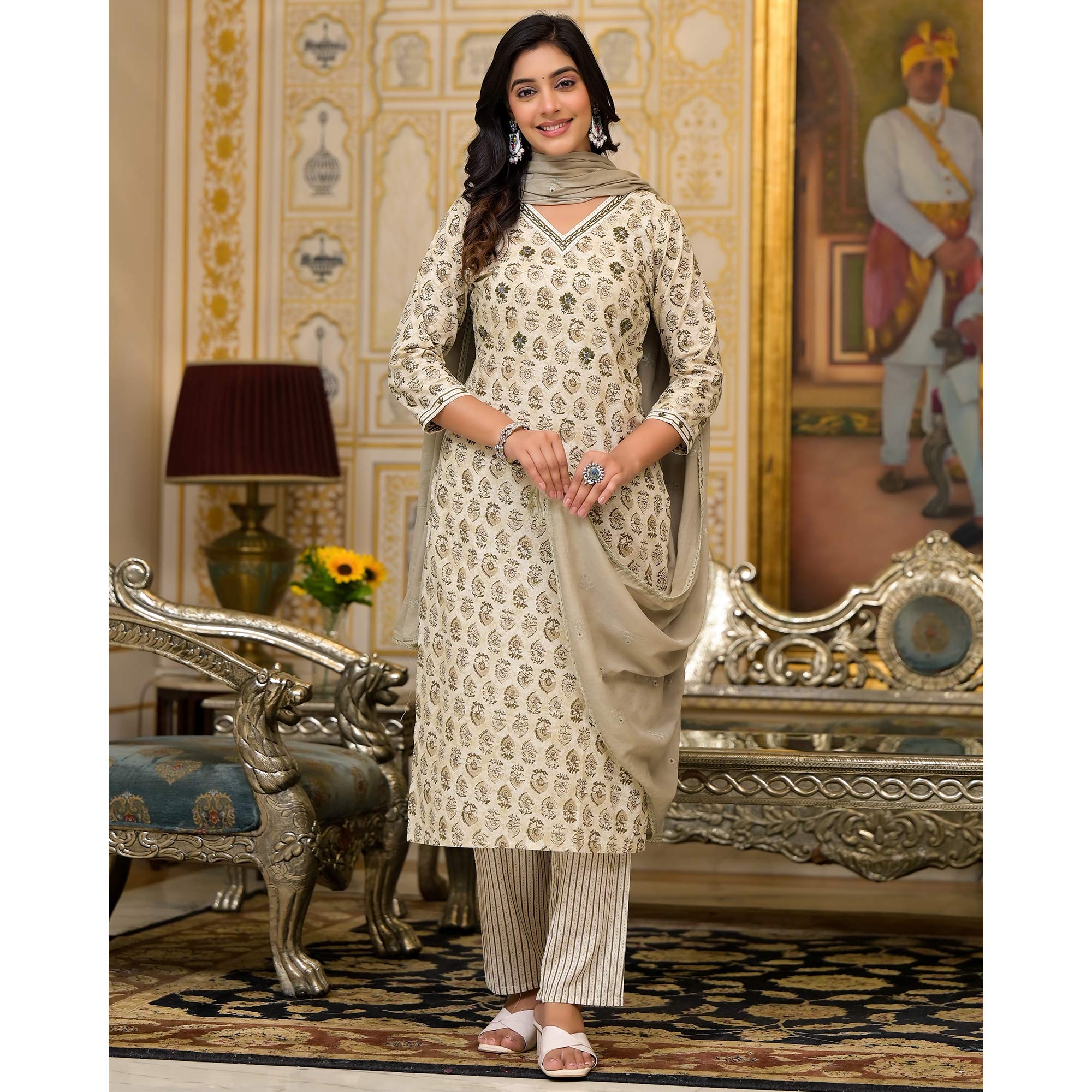 Green Floral Printed Pure Cotton Straight Salwar Suit - Image 4