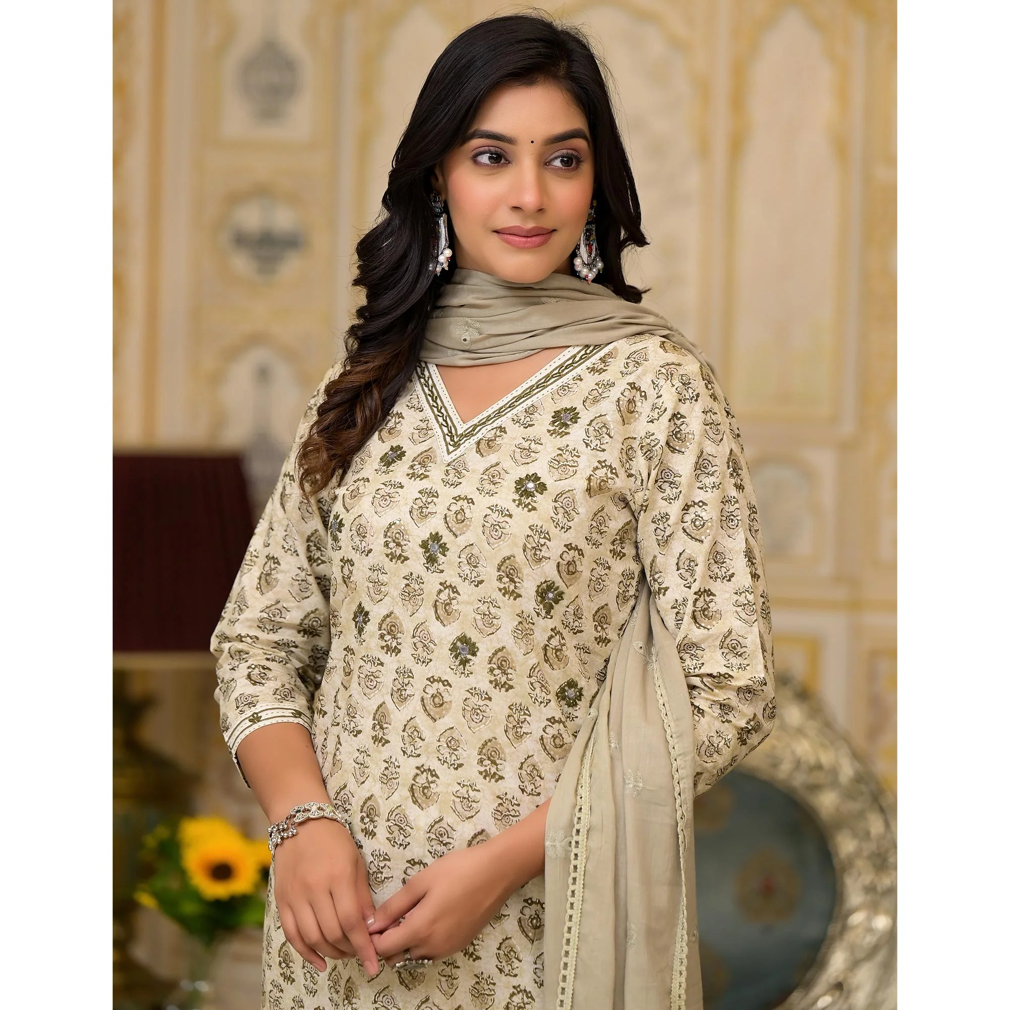 Green Floral Printed Pure Cotton Straight Salwar Suit - Image 9