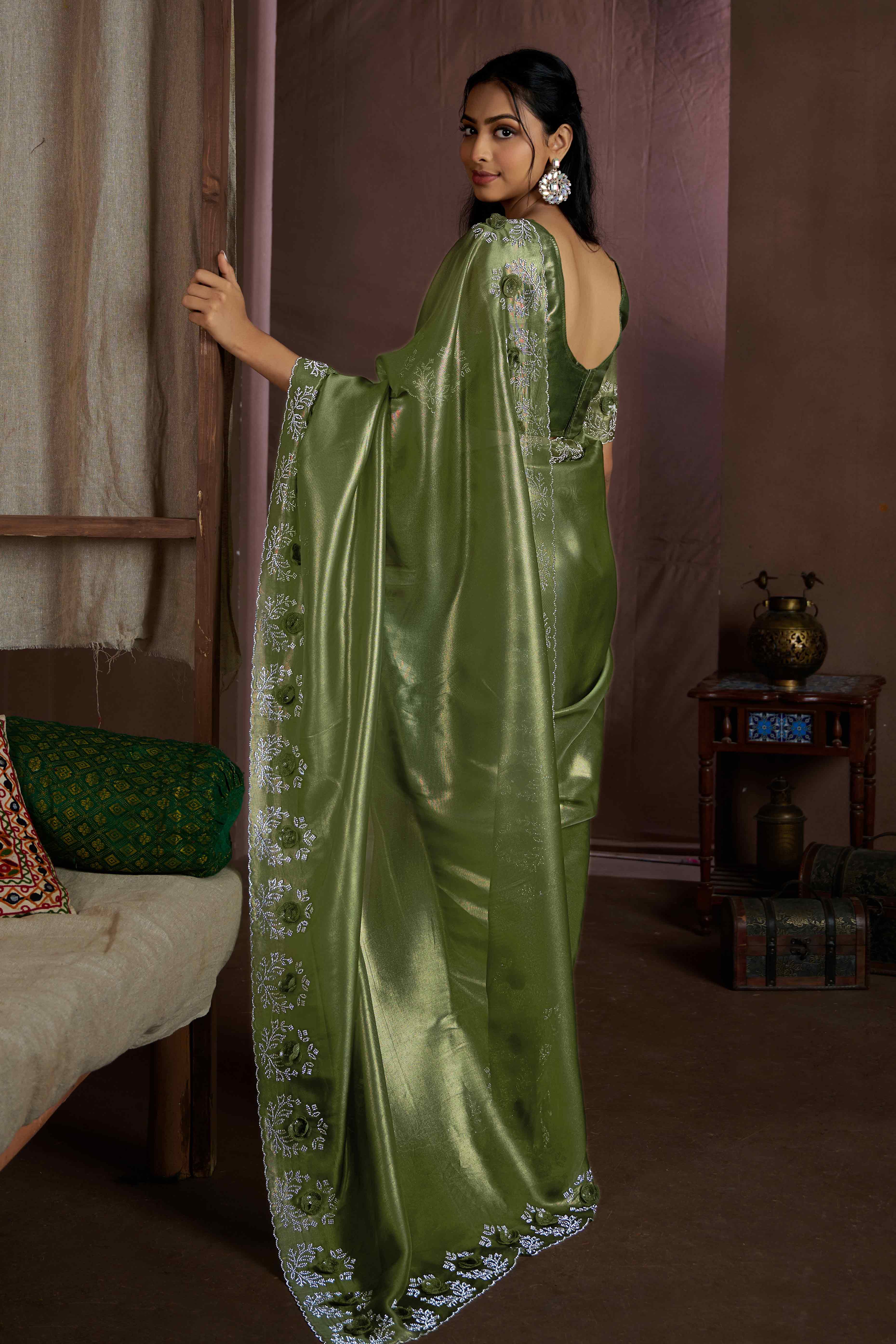 Green Floral Sequins With Zarkan Work Organza Saree - Image 5