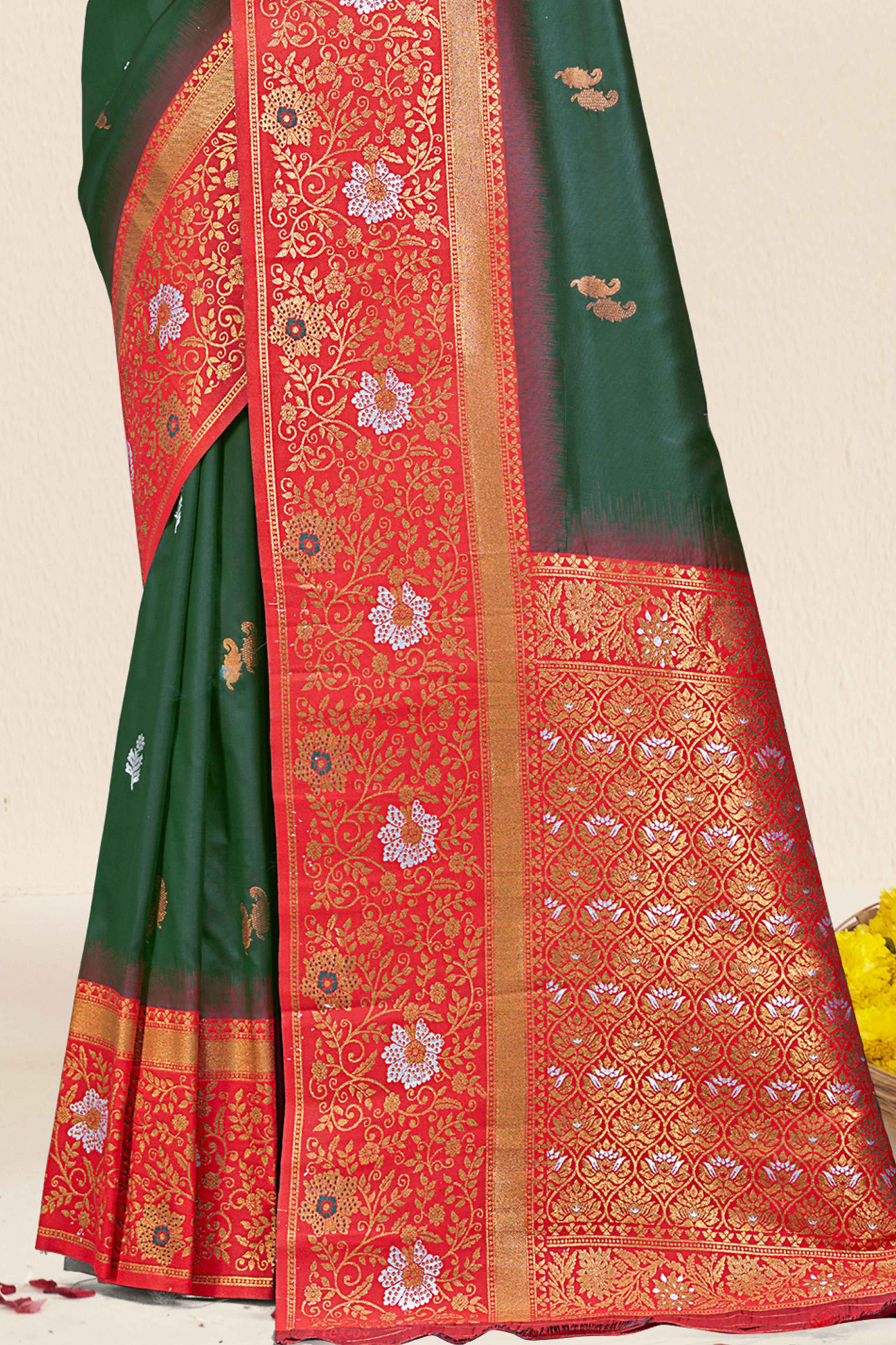 Green Floral Woven Banarasi Silk Saree - Image 4